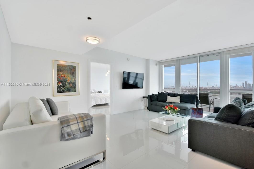THE BENTLEY BAY CONDO - Residential Lease
