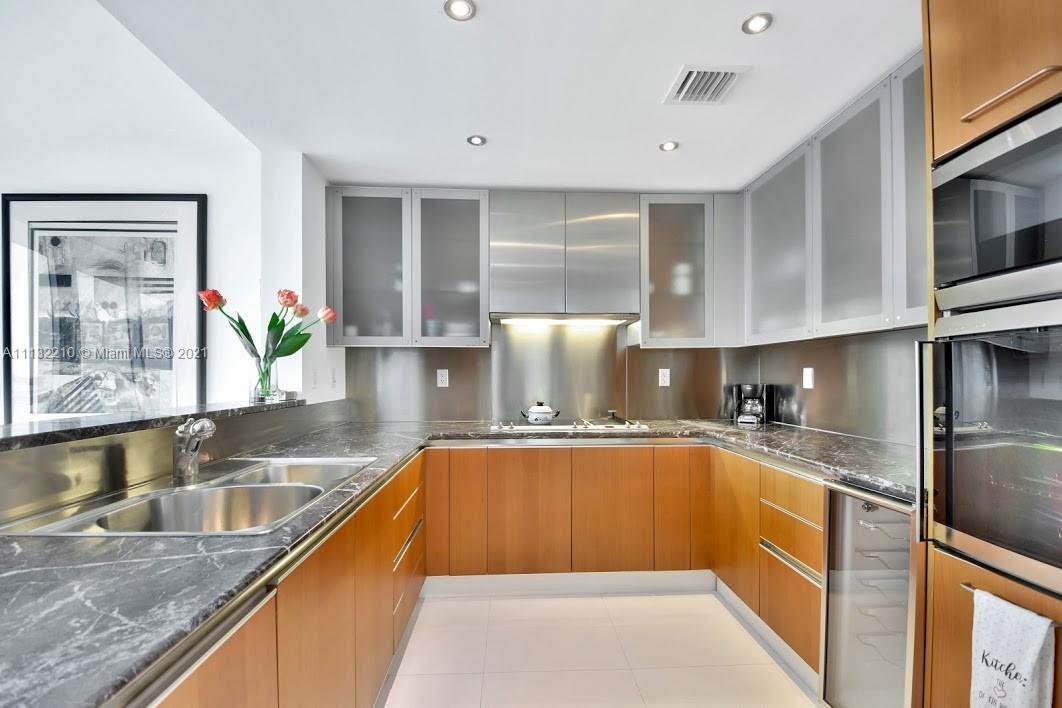 THE BENTLEY BAY CONDO - Residential Lease