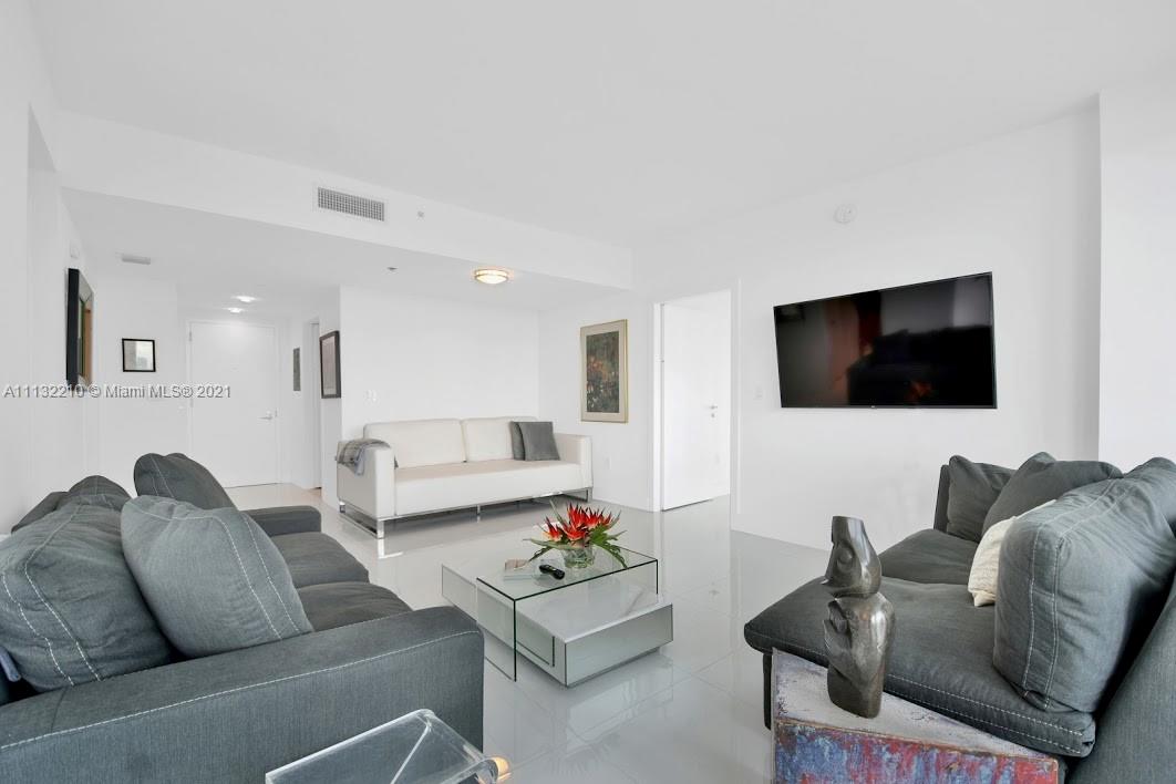 THE BENTLEY BAY CONDO - Residential Lease