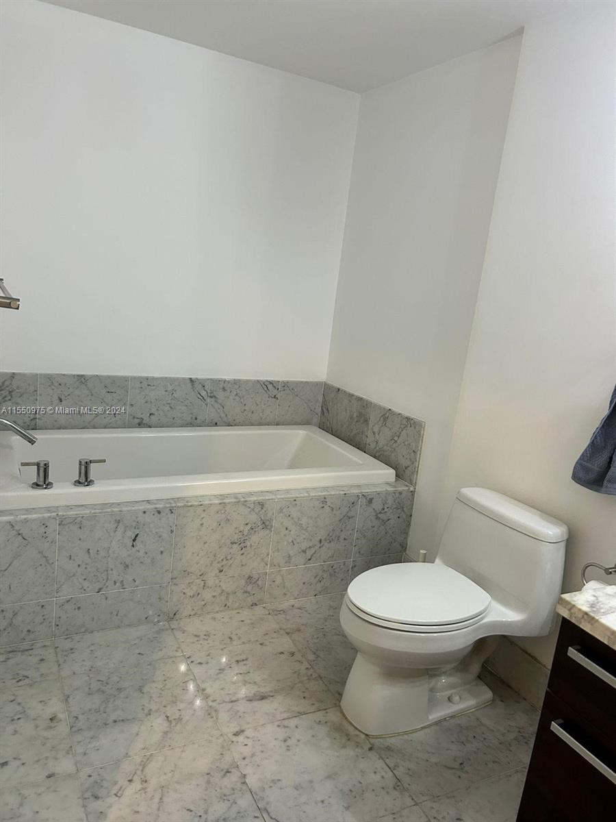 VIZCAYNE SOUTH CONDO - Residential Lease
