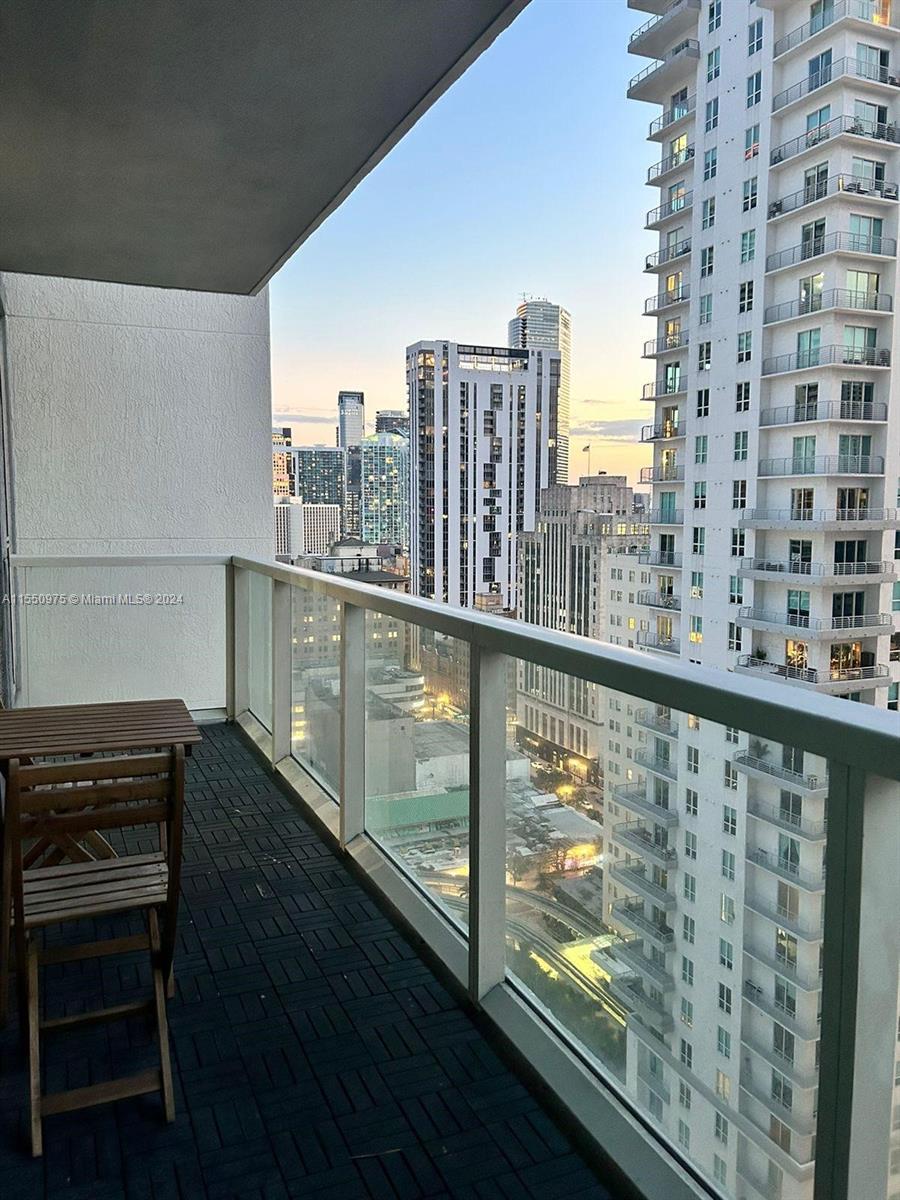 VIZCAYNE SOUTH CONDO - Residential Lease
