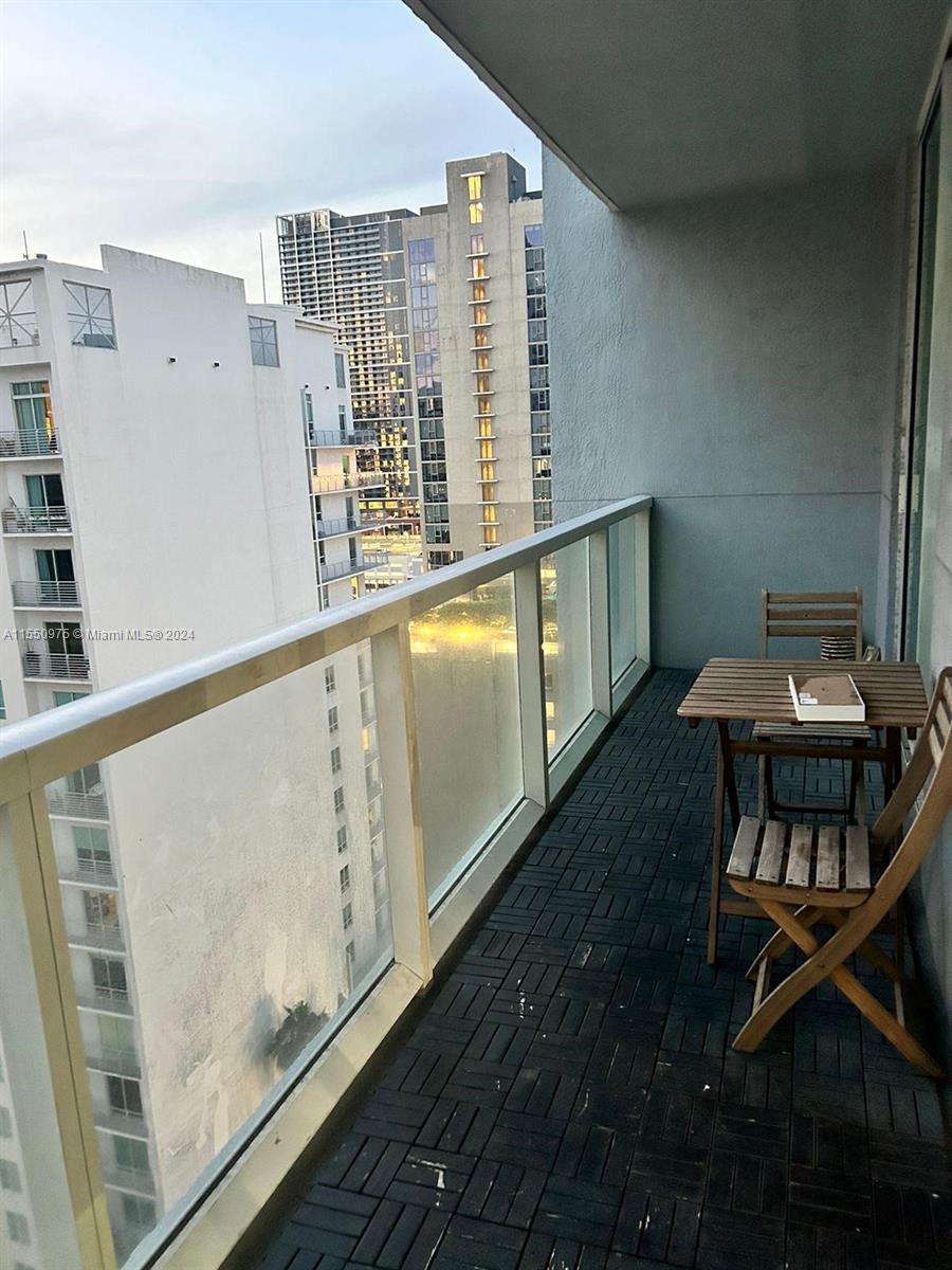 VIZCAYNE SOUTH CONDO - Residential Lease