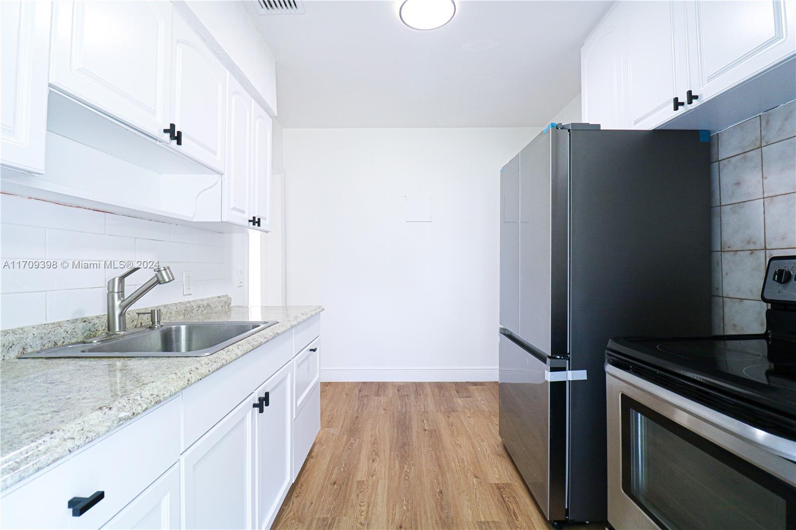 FLORAL PARK 1ST AMD - Residential Lease