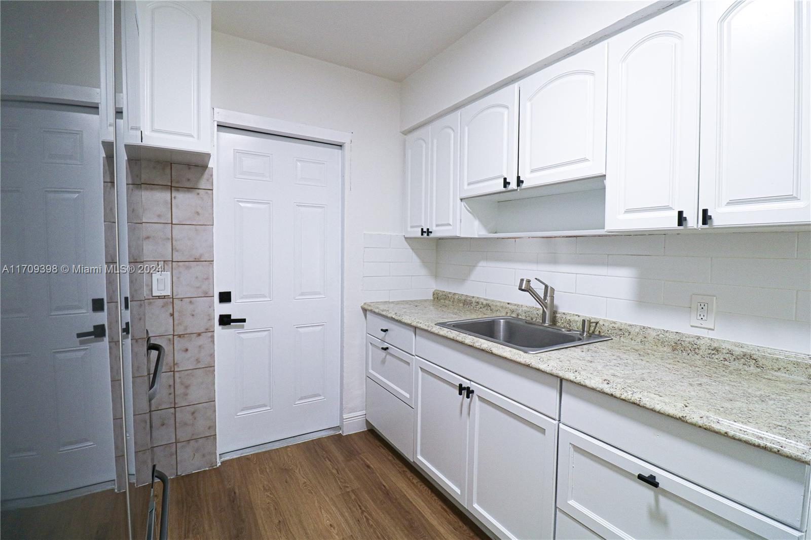 FLORAL PARK 1ST AMD - Residential Lease