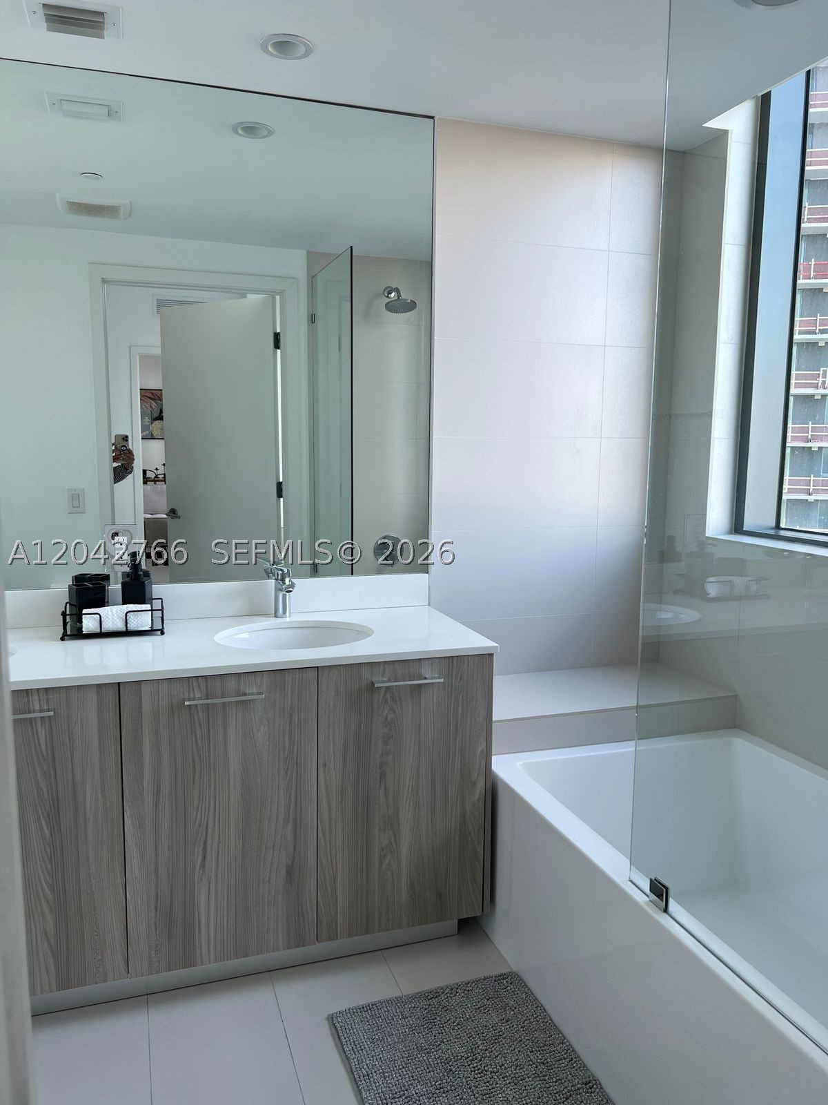 PARAISO BAYVIEWS CONDO - Residential Lease