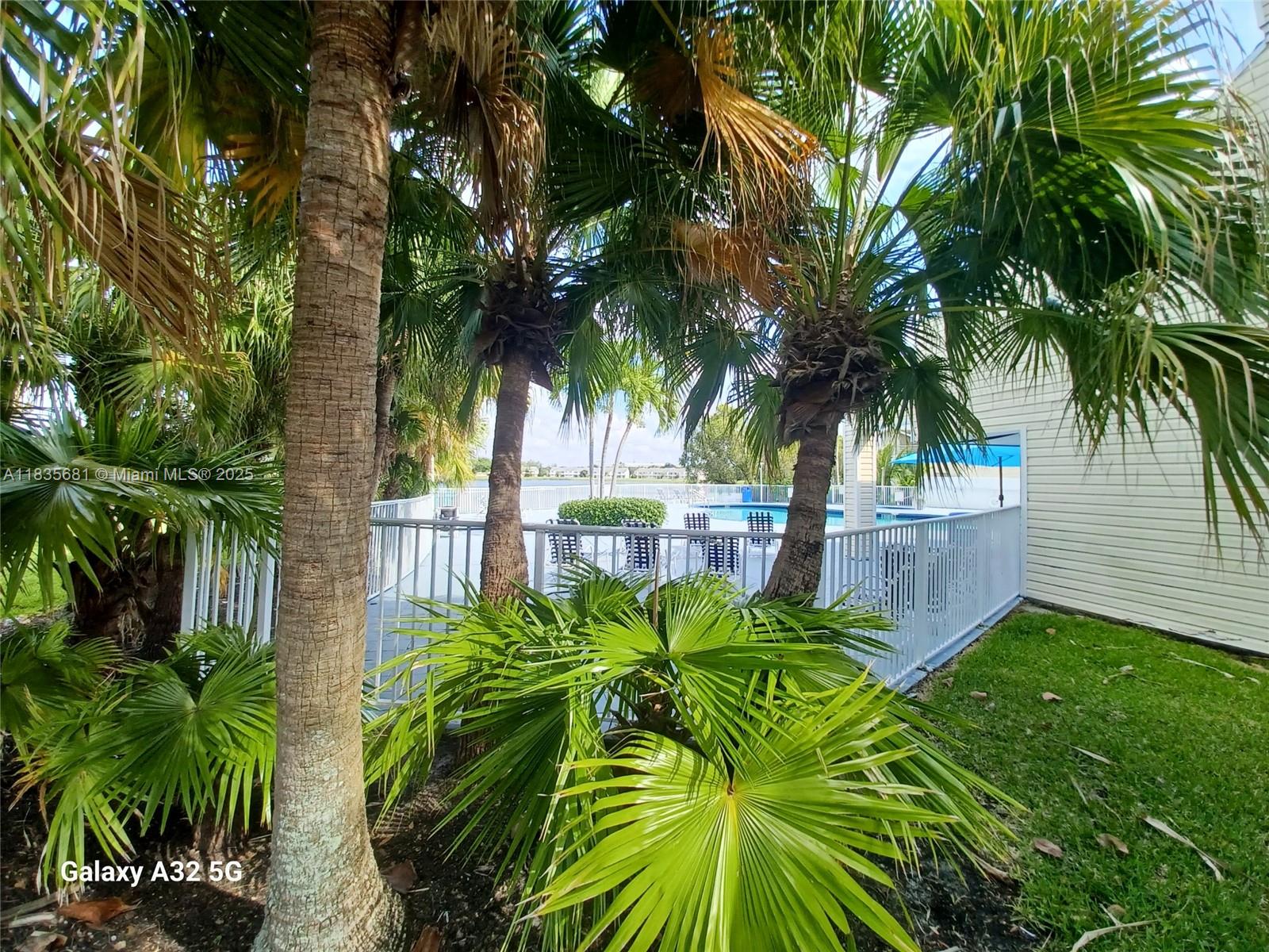 SUMMER LAKE - Residential