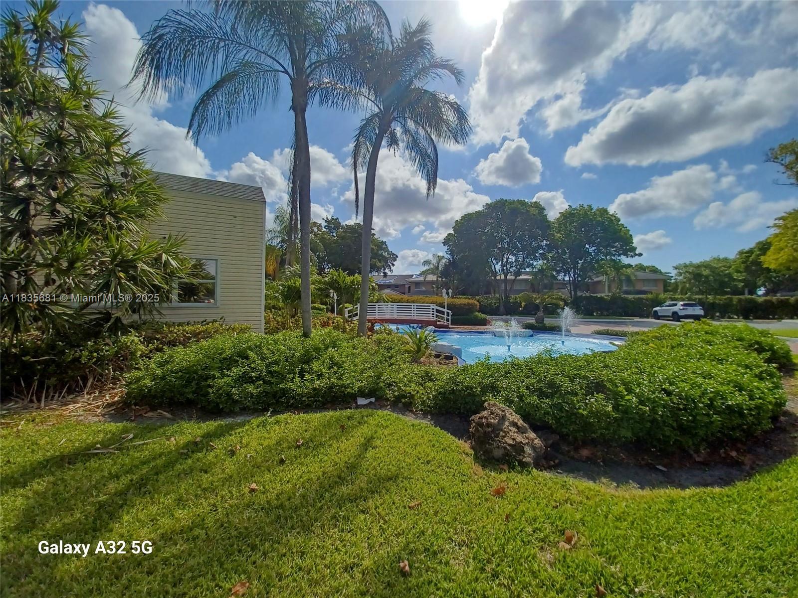 SUMMER LAKE - Residential