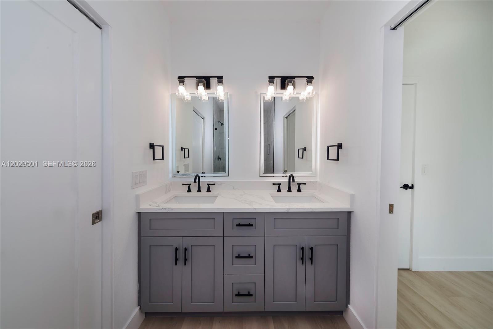 RENWICK - Residential
