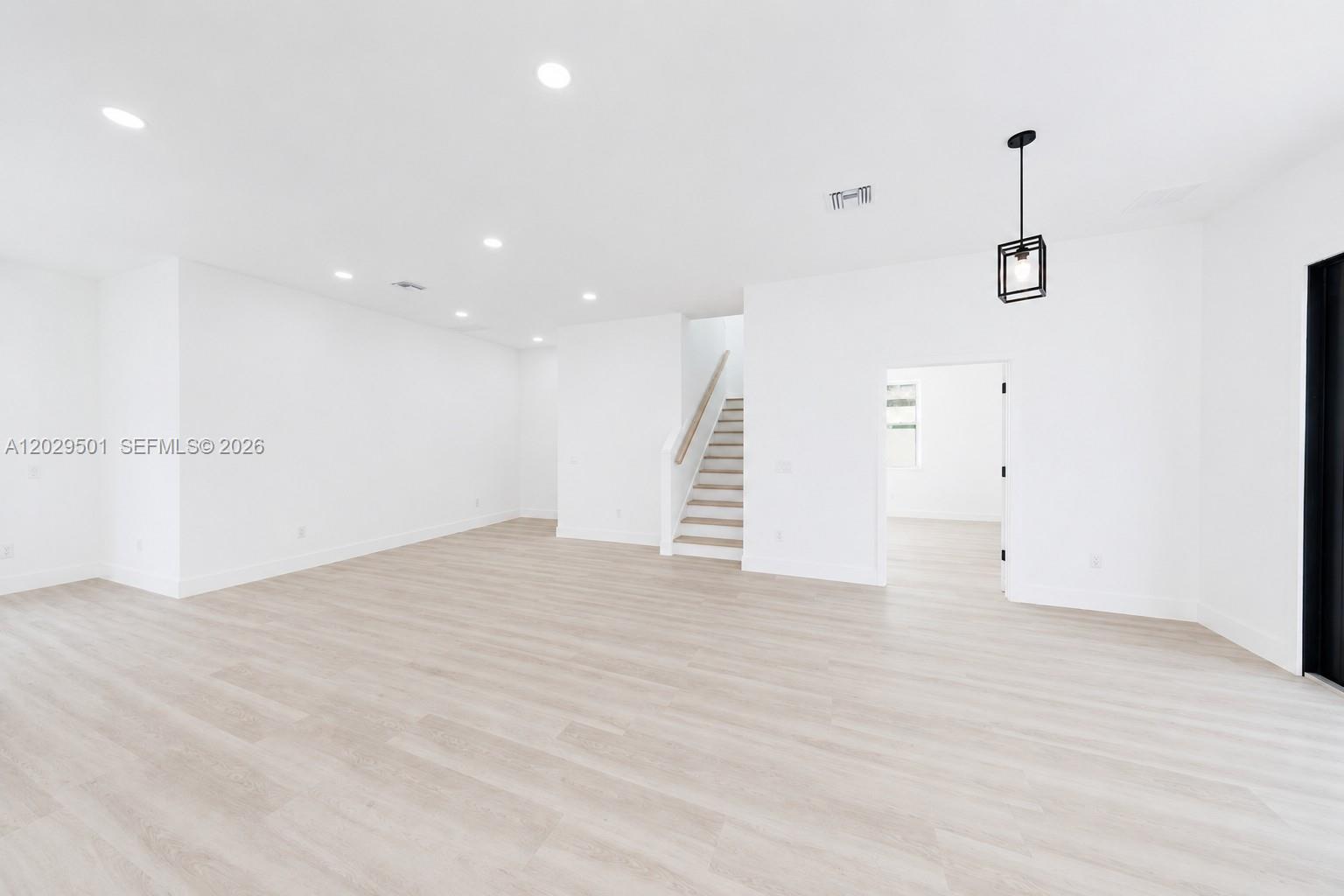 RENWICK - Residential
