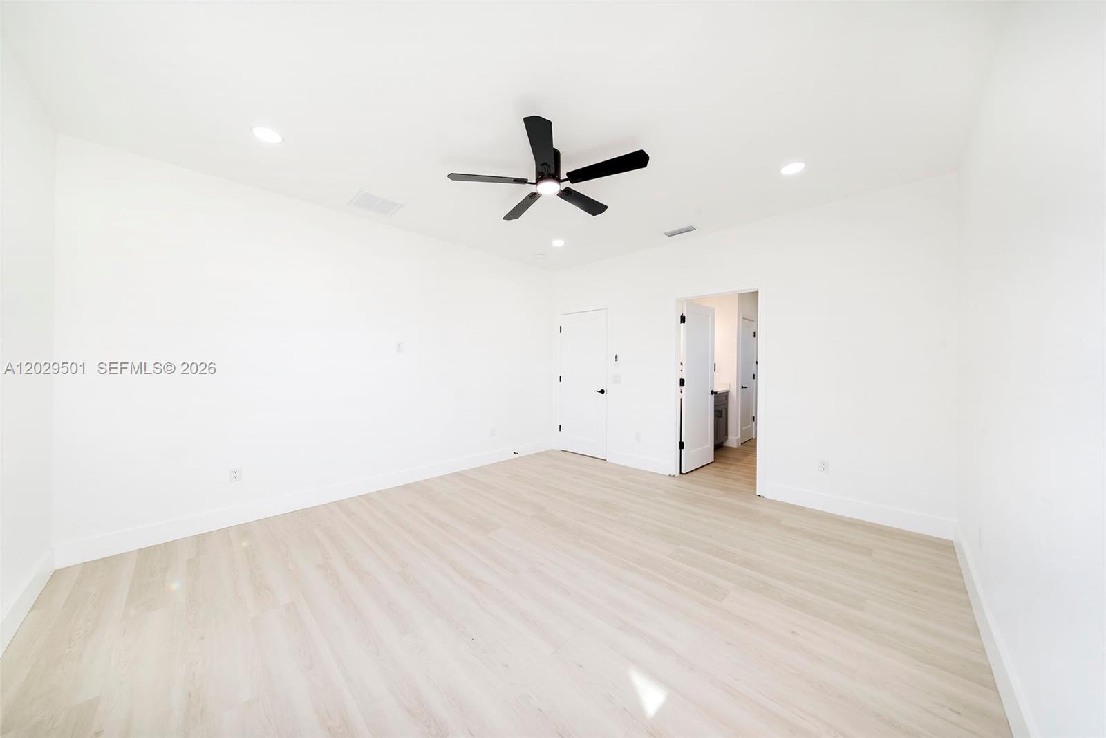RENWICK - Residential