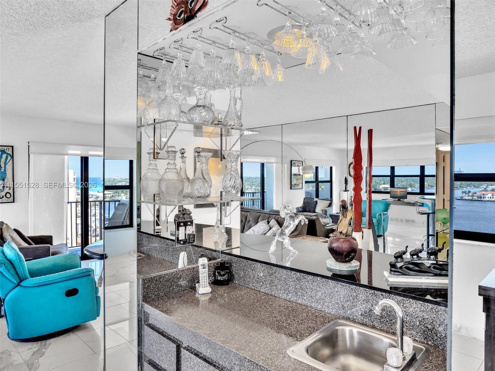 SUMMIT CONDO - Residential