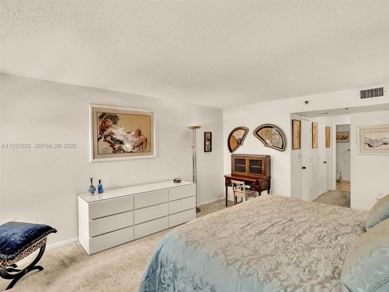 SUMMIT CONDO - Residential