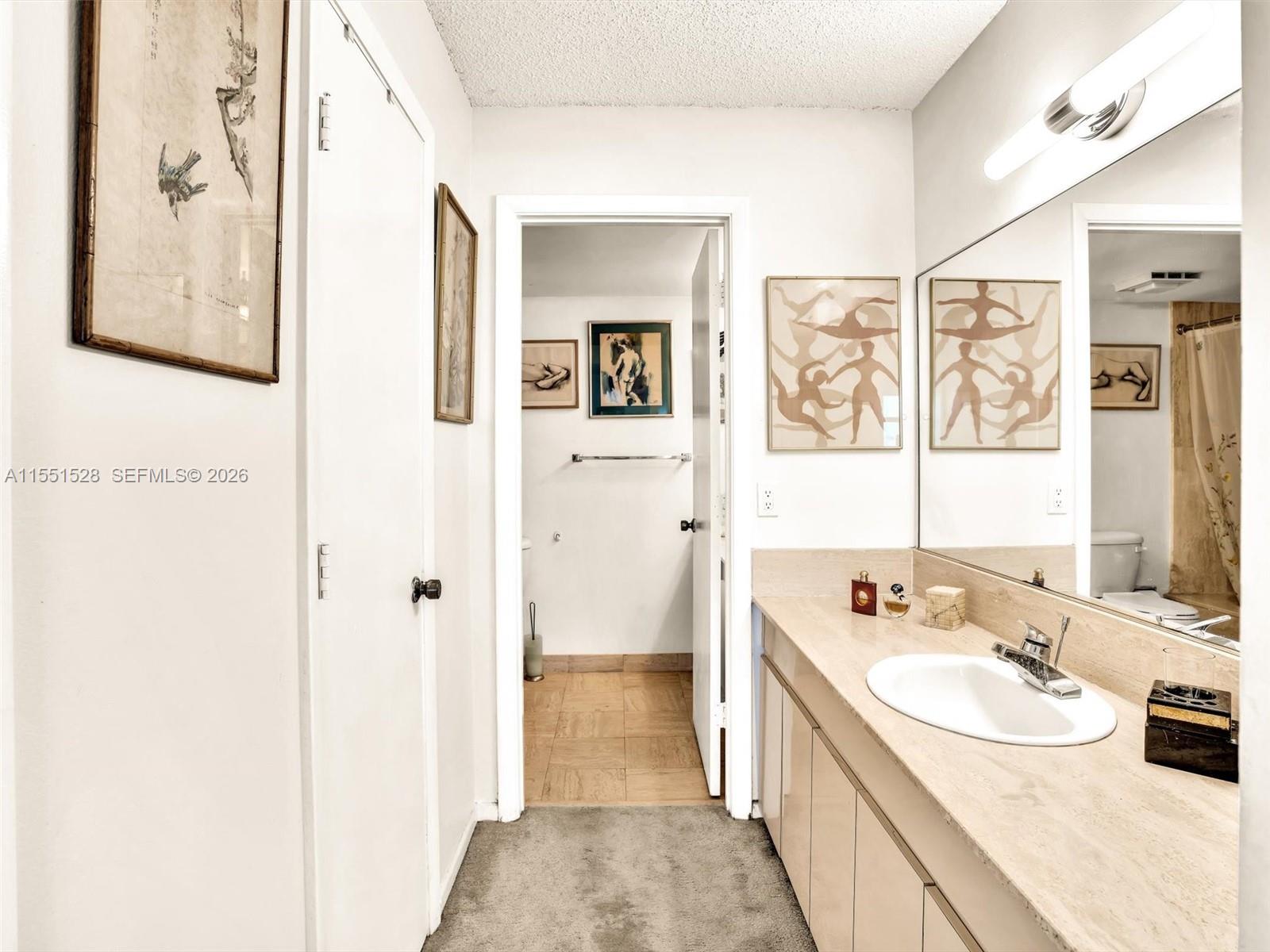 SUMMIT CONDO - Residential