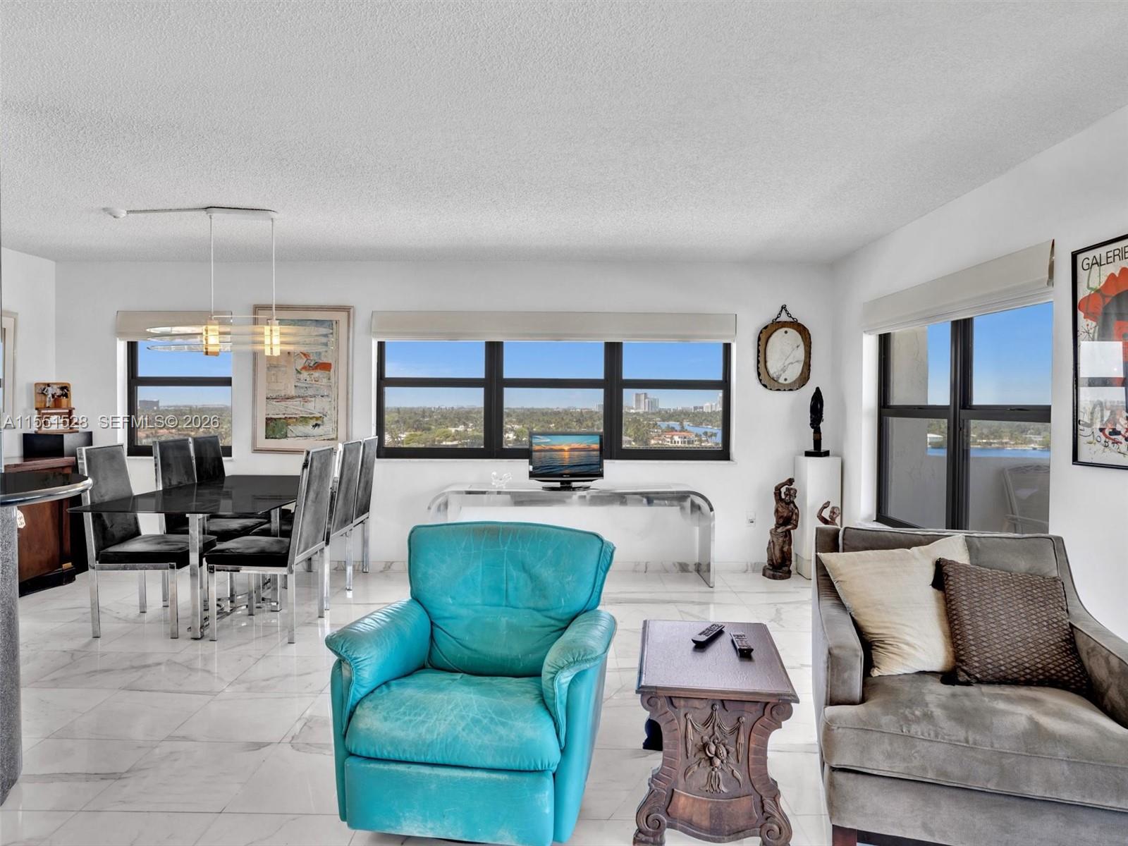 SUMMIT CONDO - Residential