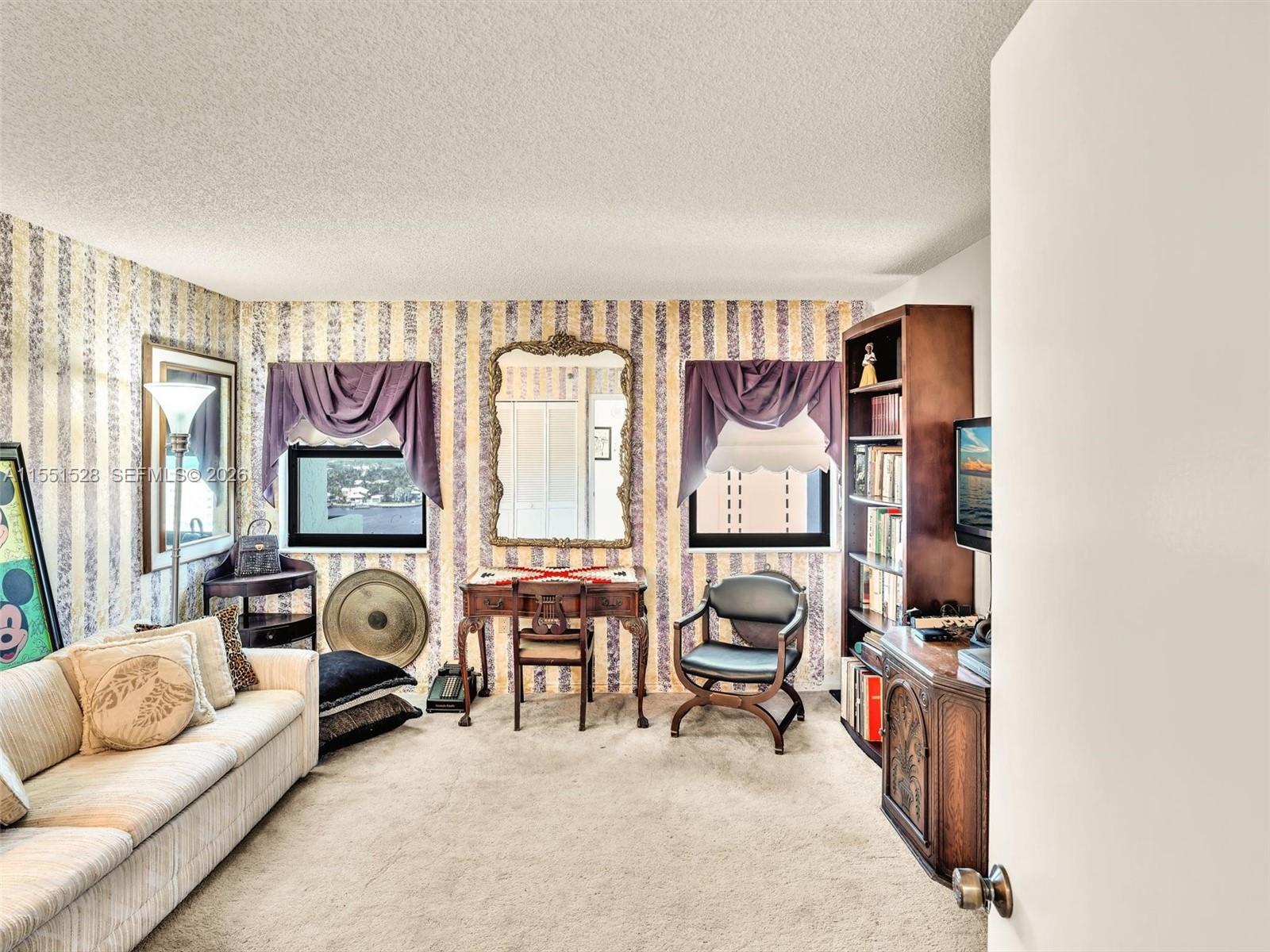 SUMMIT CONDO - Residential