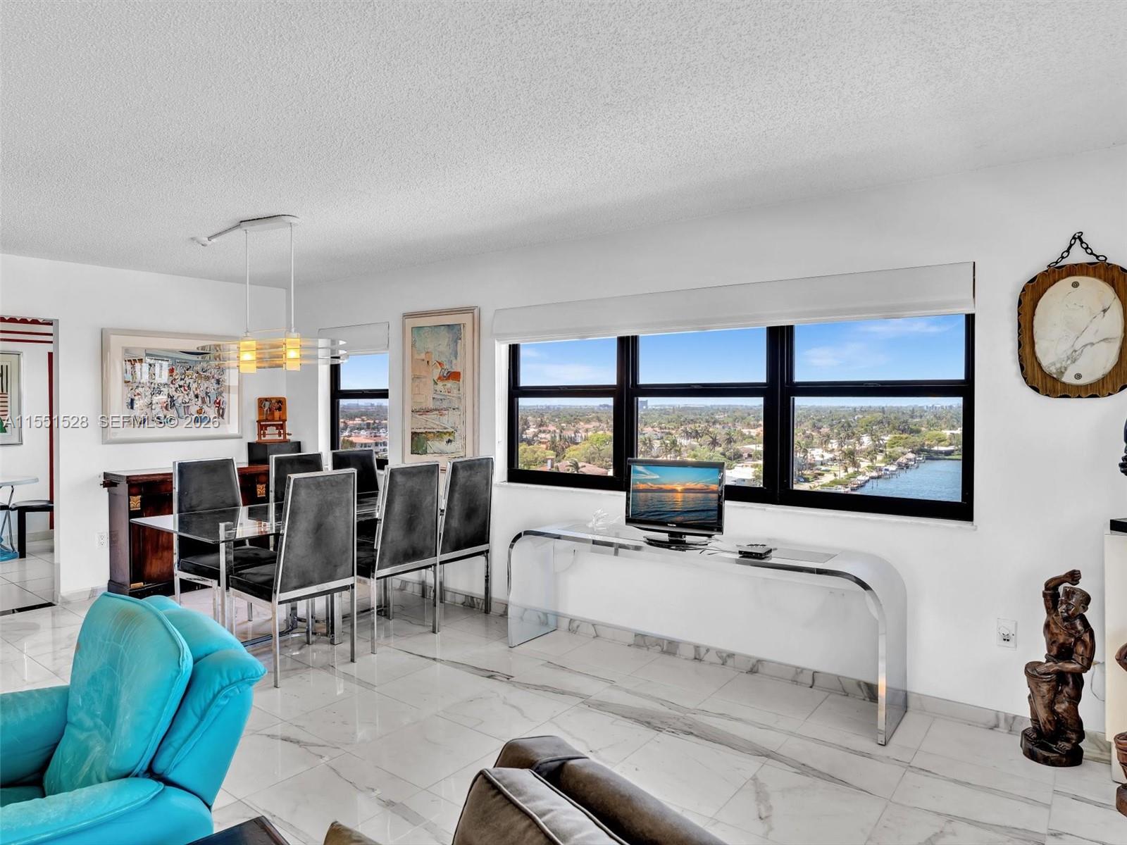 SUMMIT CONDO - Residential