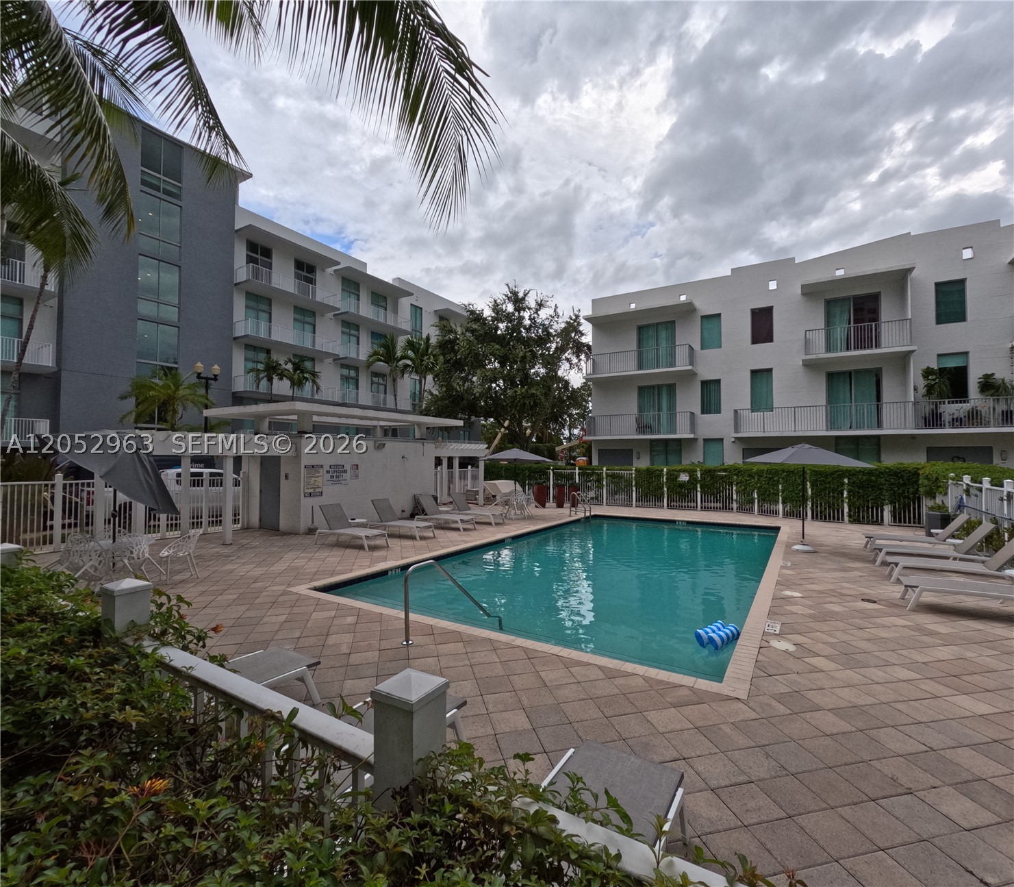 LOFTS AT HOLLYWOOD STATIO - Residential Lease