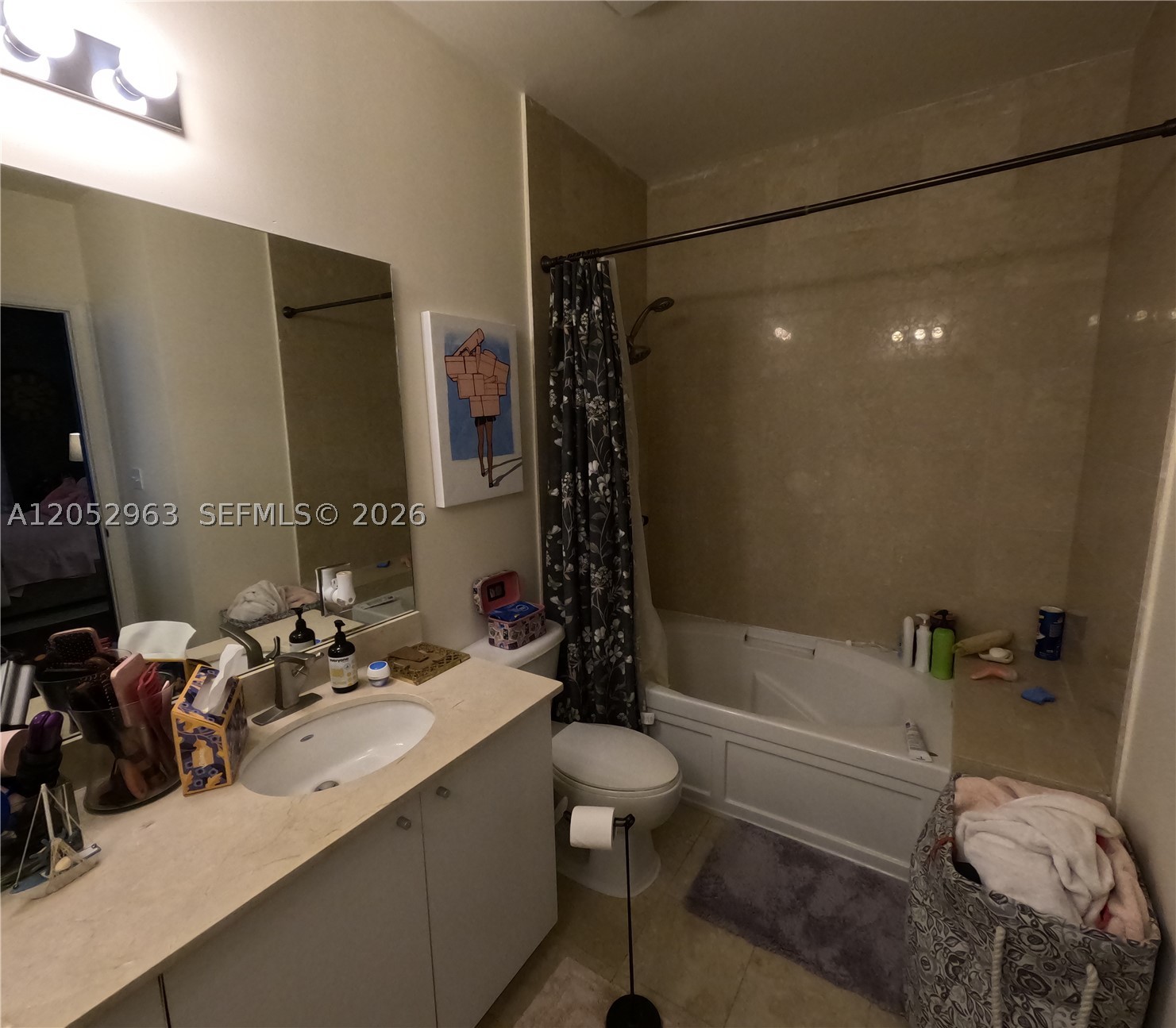 LOFTS AT HOLLYWOOD STATIO - Residential Lease