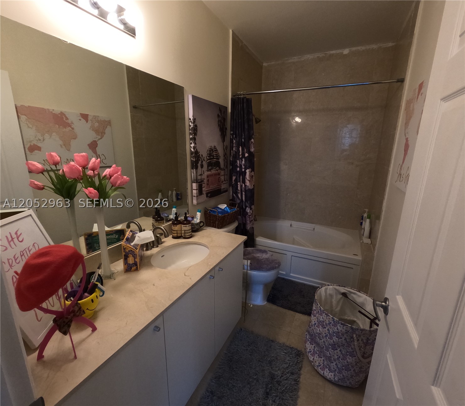 LOFTS AT HOLLYWOOD STATIO - Residential Lease