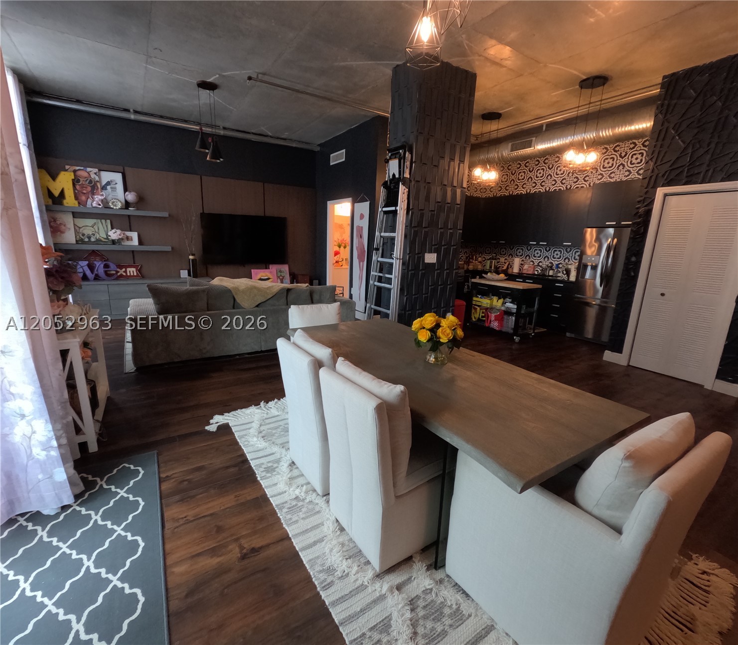 LOFTS AT HOLLYWOOD STATIO - Residential Lease