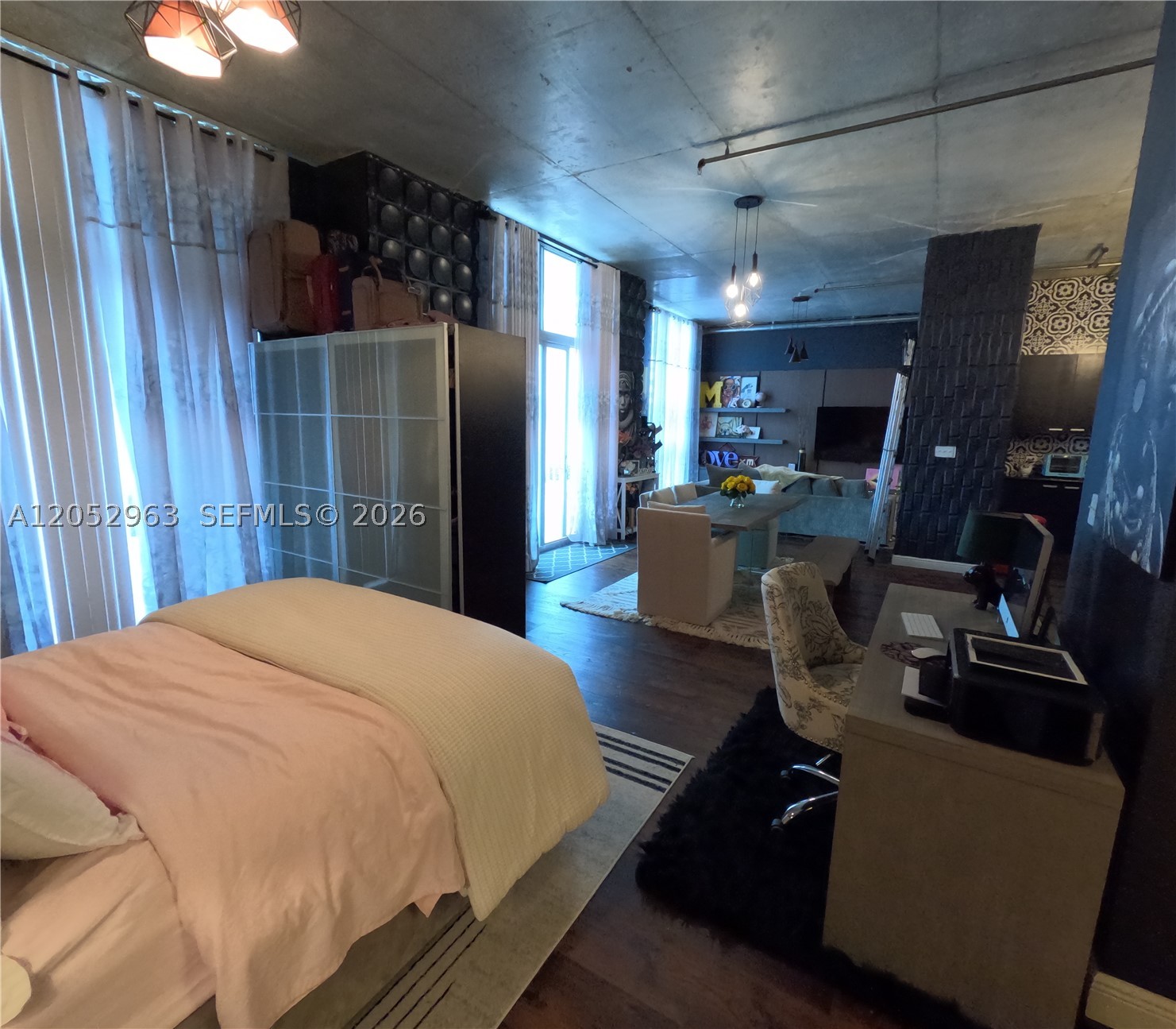 LOFTS AT HOLLYWOOD STATIO - Residential Lease