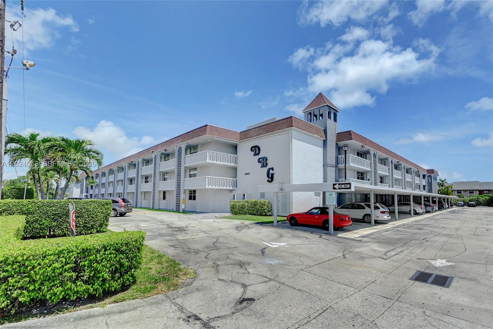Amazing furnished rental in Deerfield Gardens