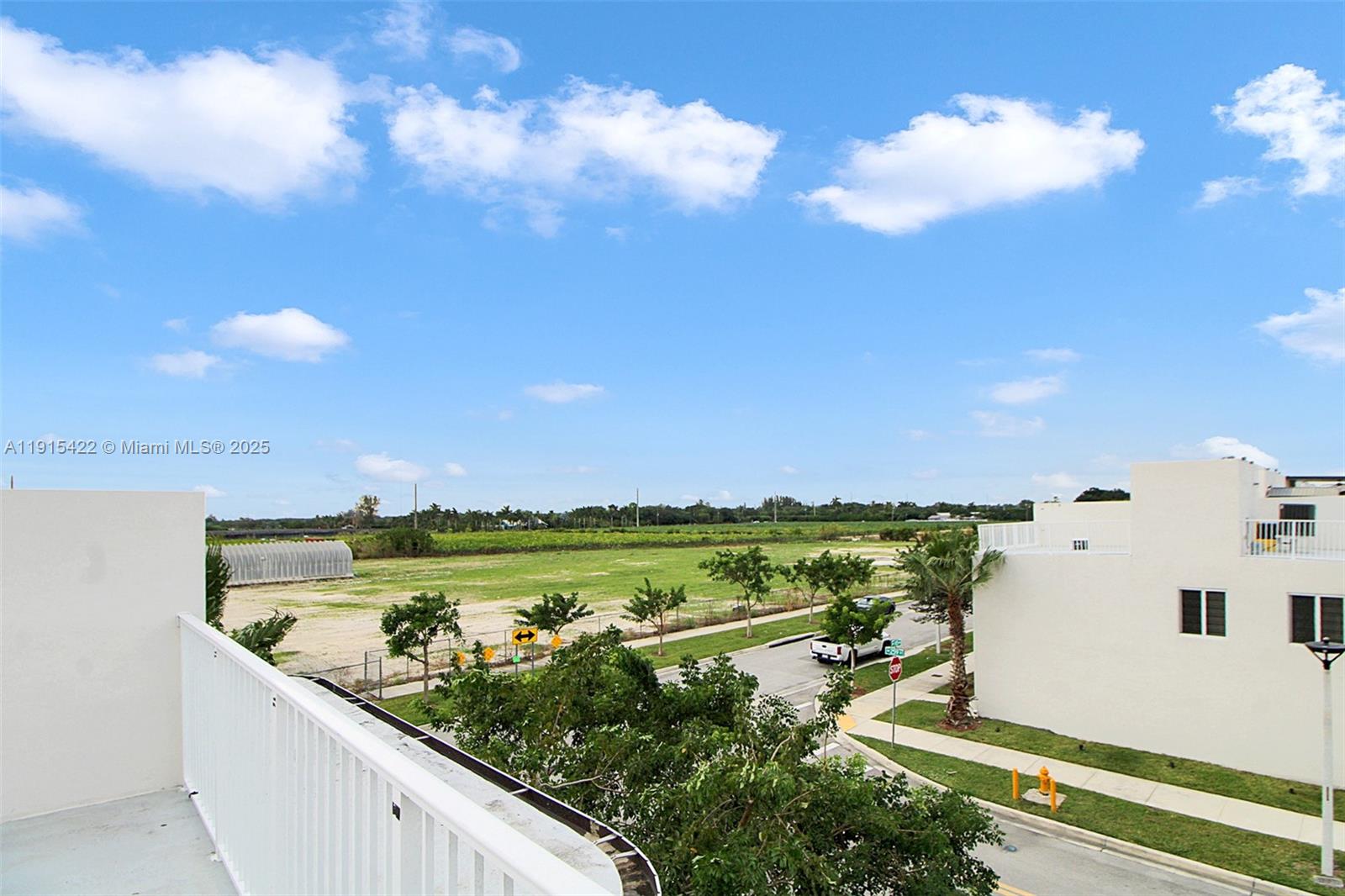 PARADISE ONE - Residential