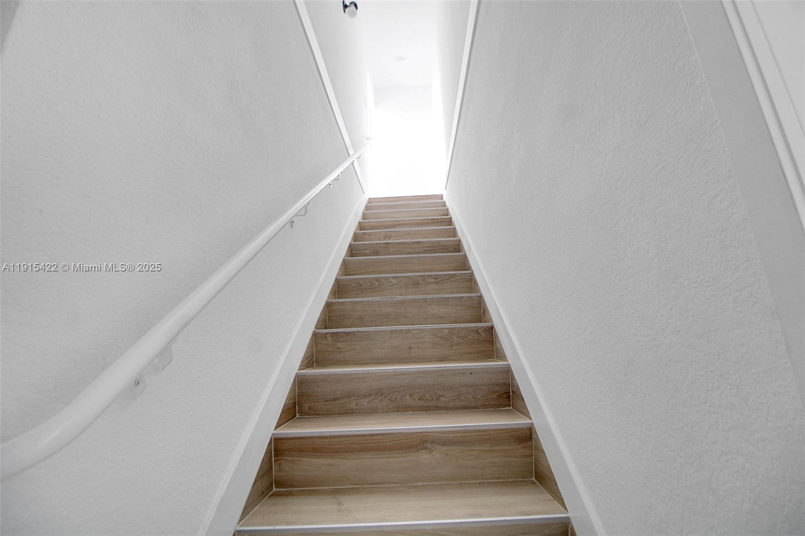 PARADISE ONE - Residential