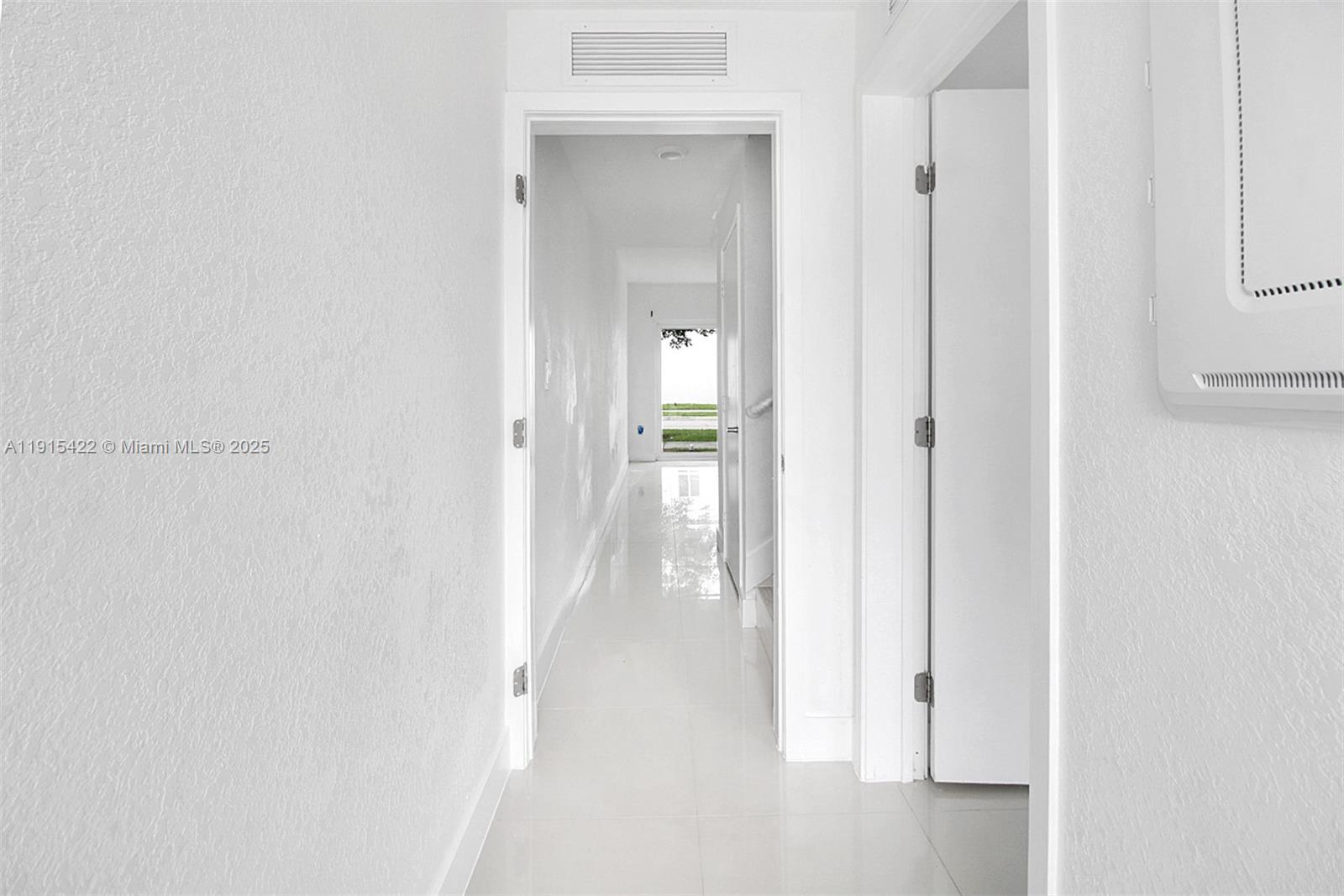 PARADISE ONE - Residential