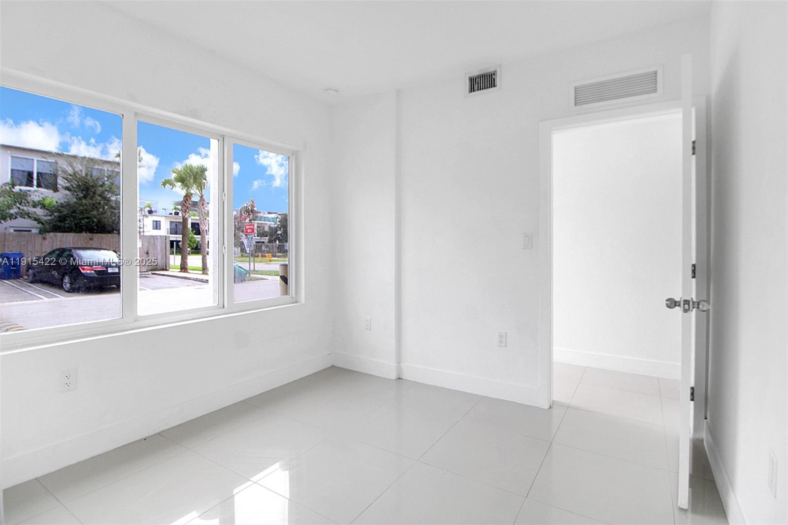 PARADISE ONE - Residential