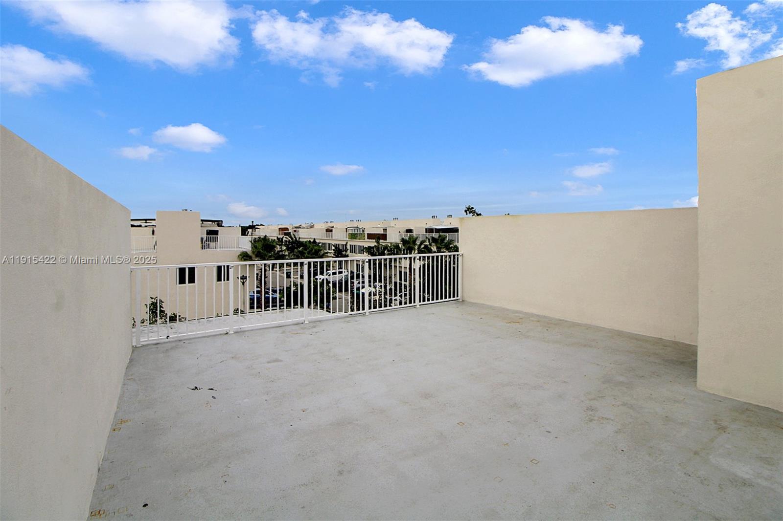 PARADISE ONE - Residential