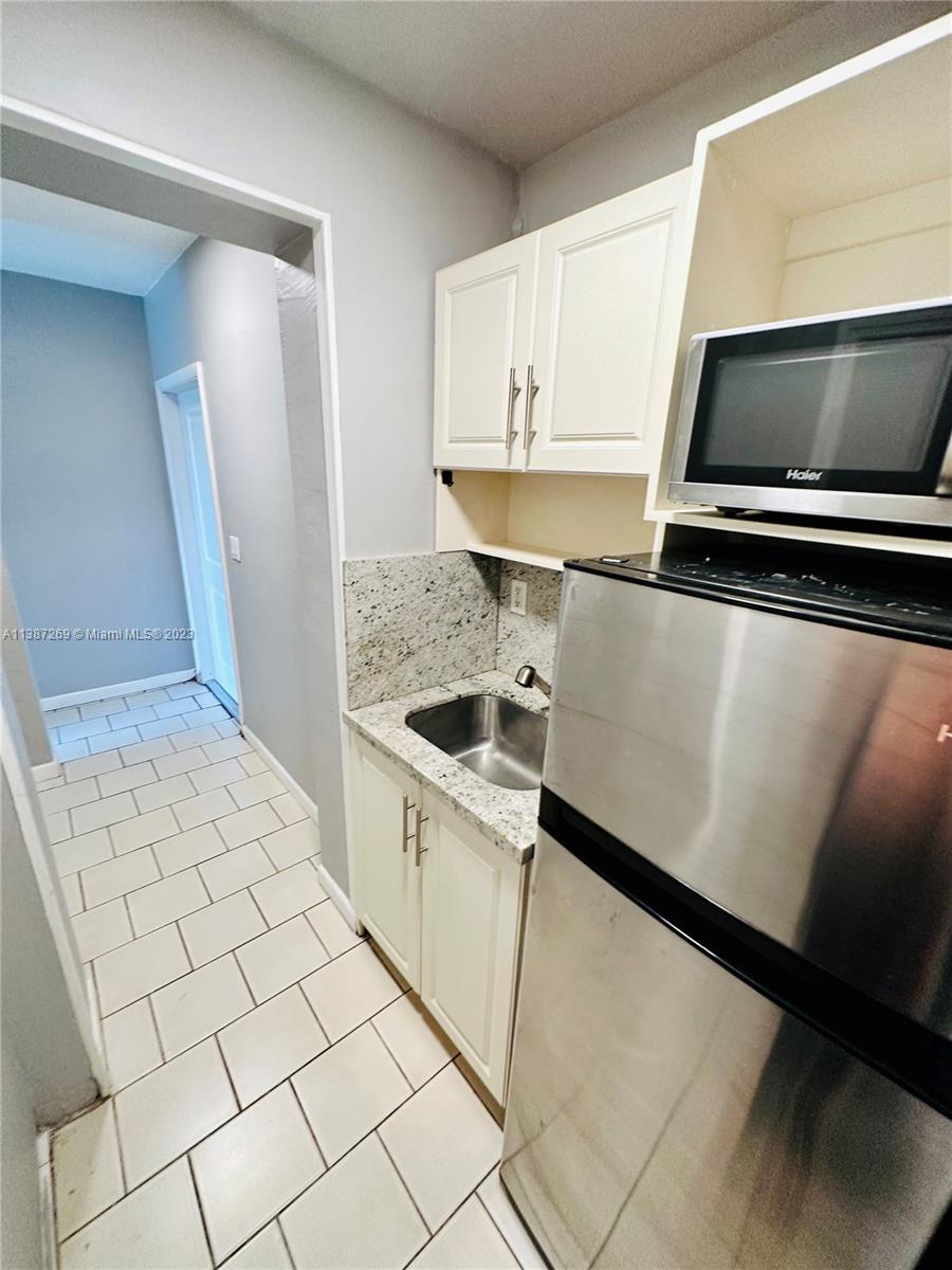 CORAL WAY VILLAGE SEC A P - Residential Lease