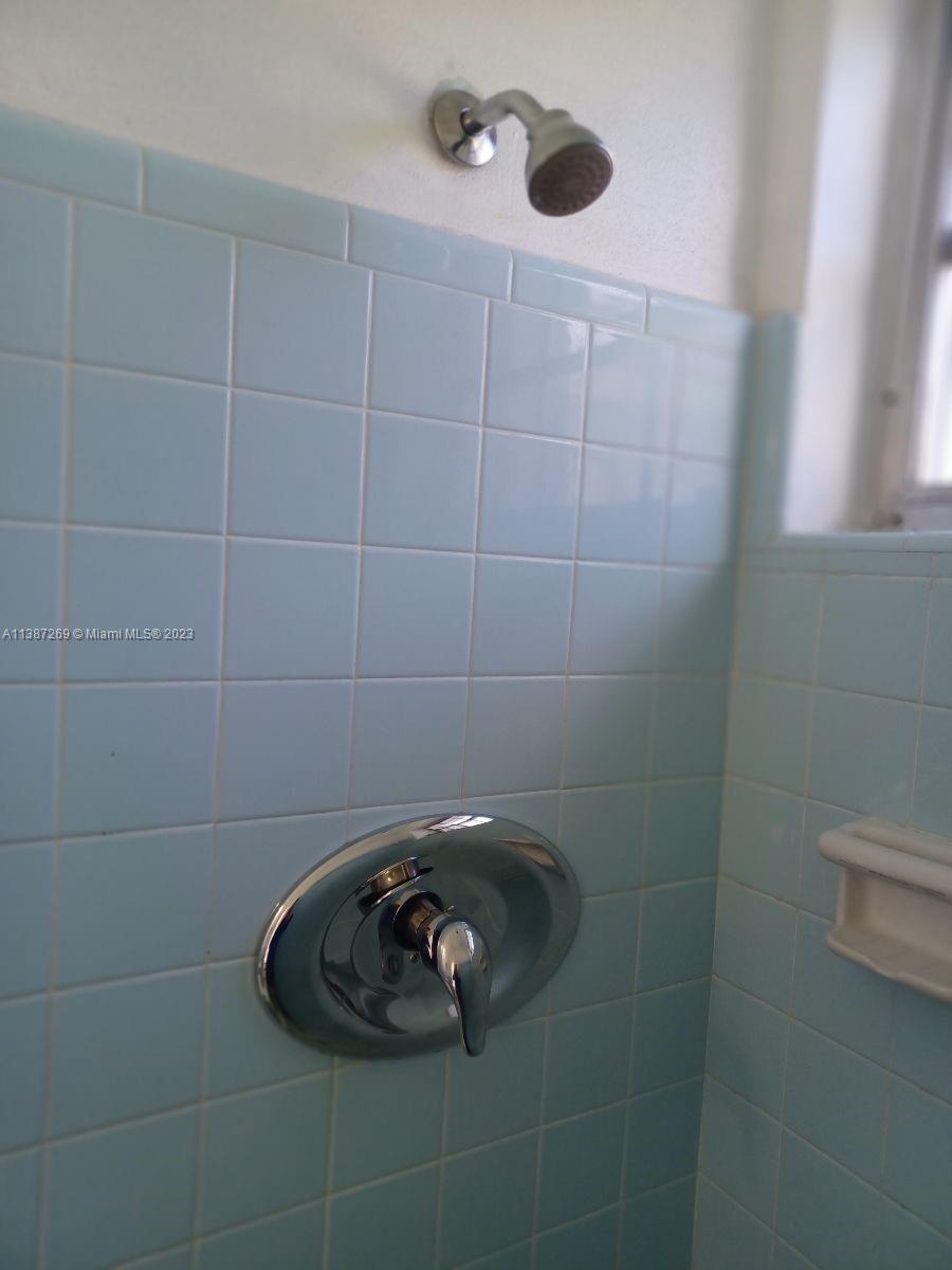 CORAL WAY VILLAGE SEC A P - Residential Lease