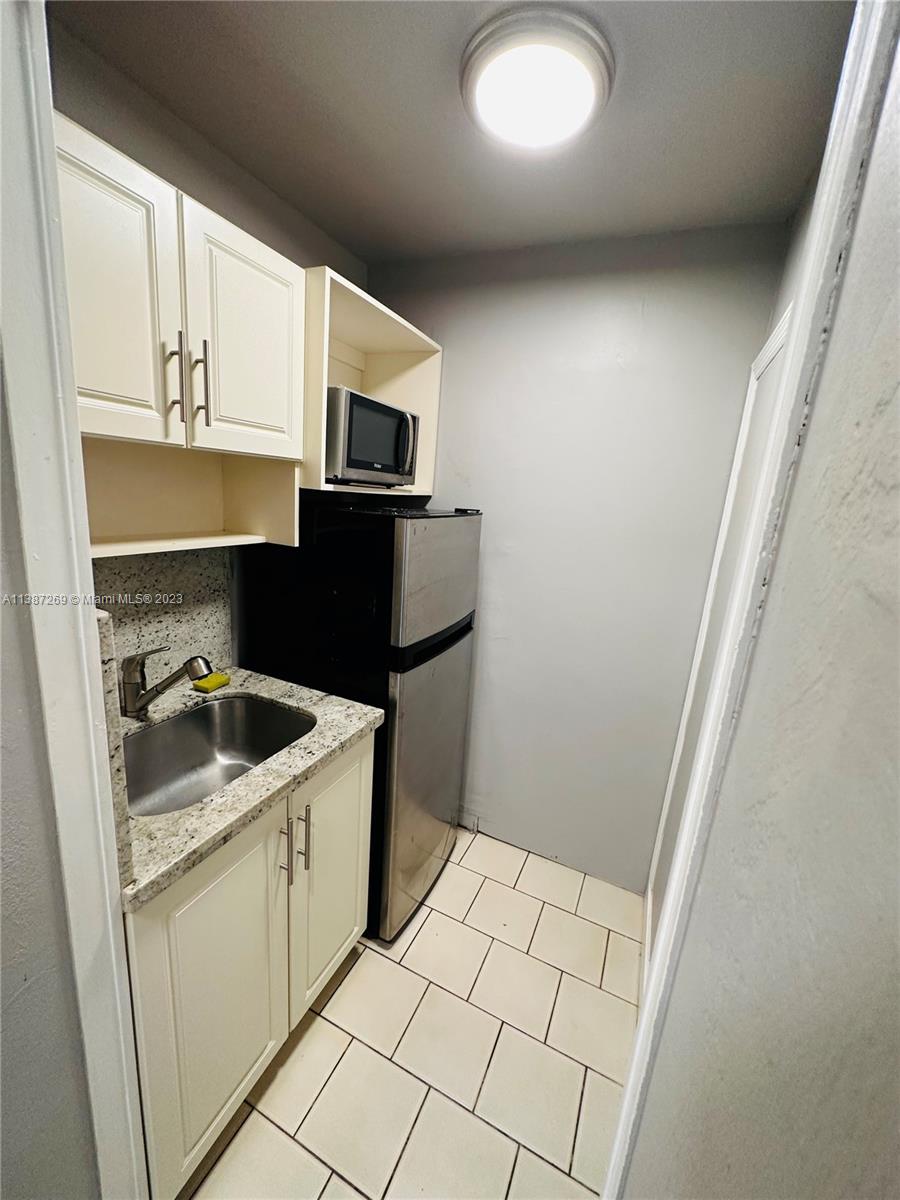 CORAL WAY VILLAGE SEC A P - Residential Lease