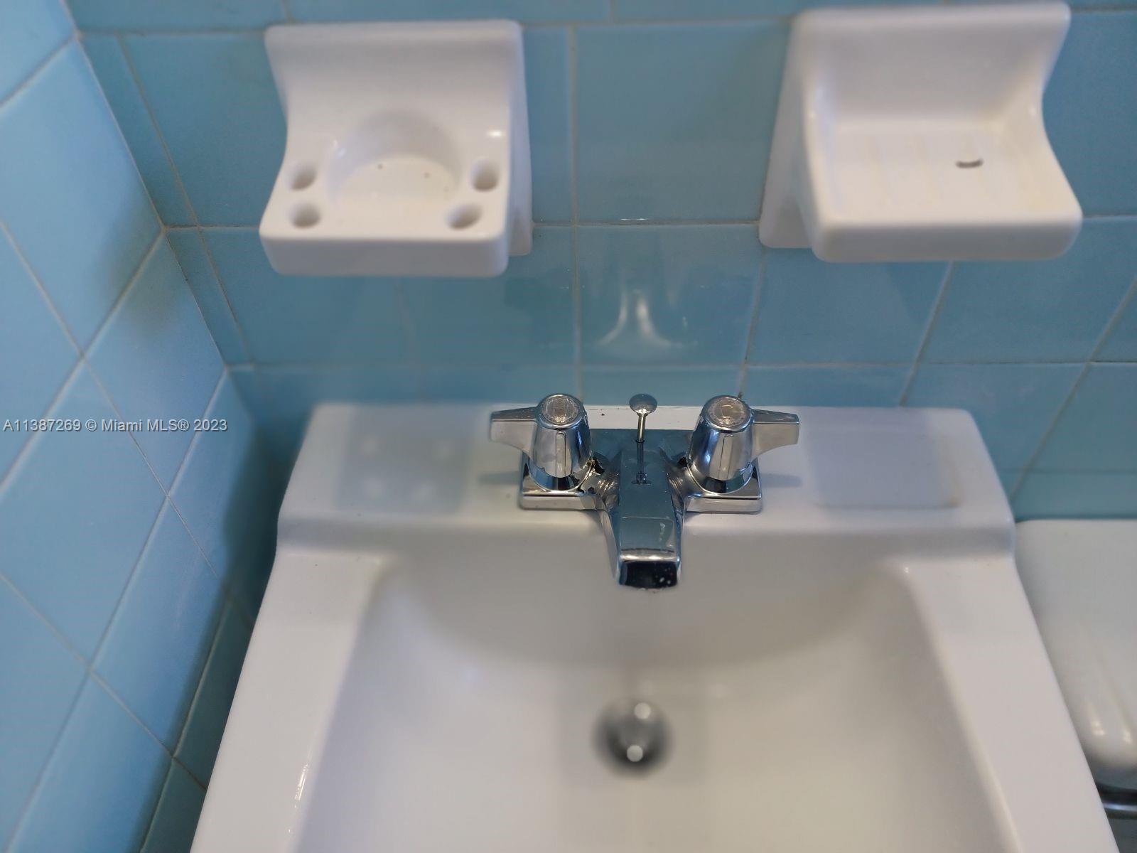CORAL WAY VILLAGE SEC A P - Residential Lease