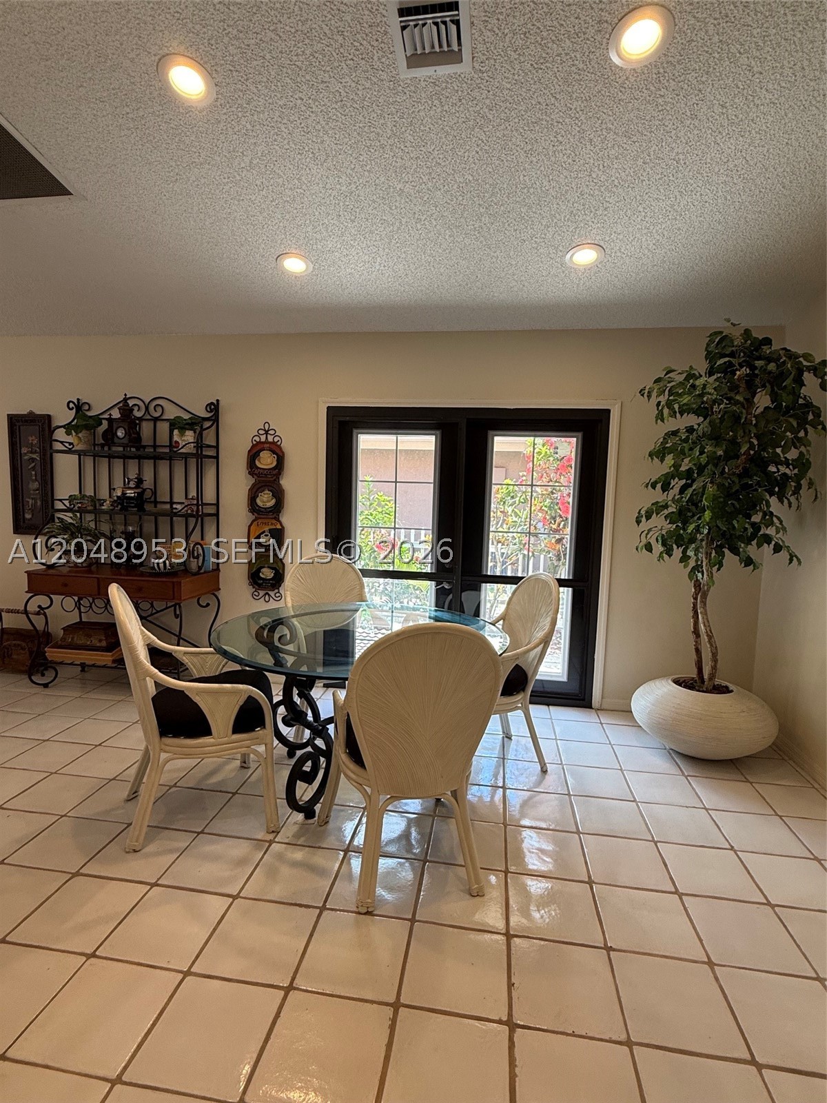 ENCANTADA - Residential