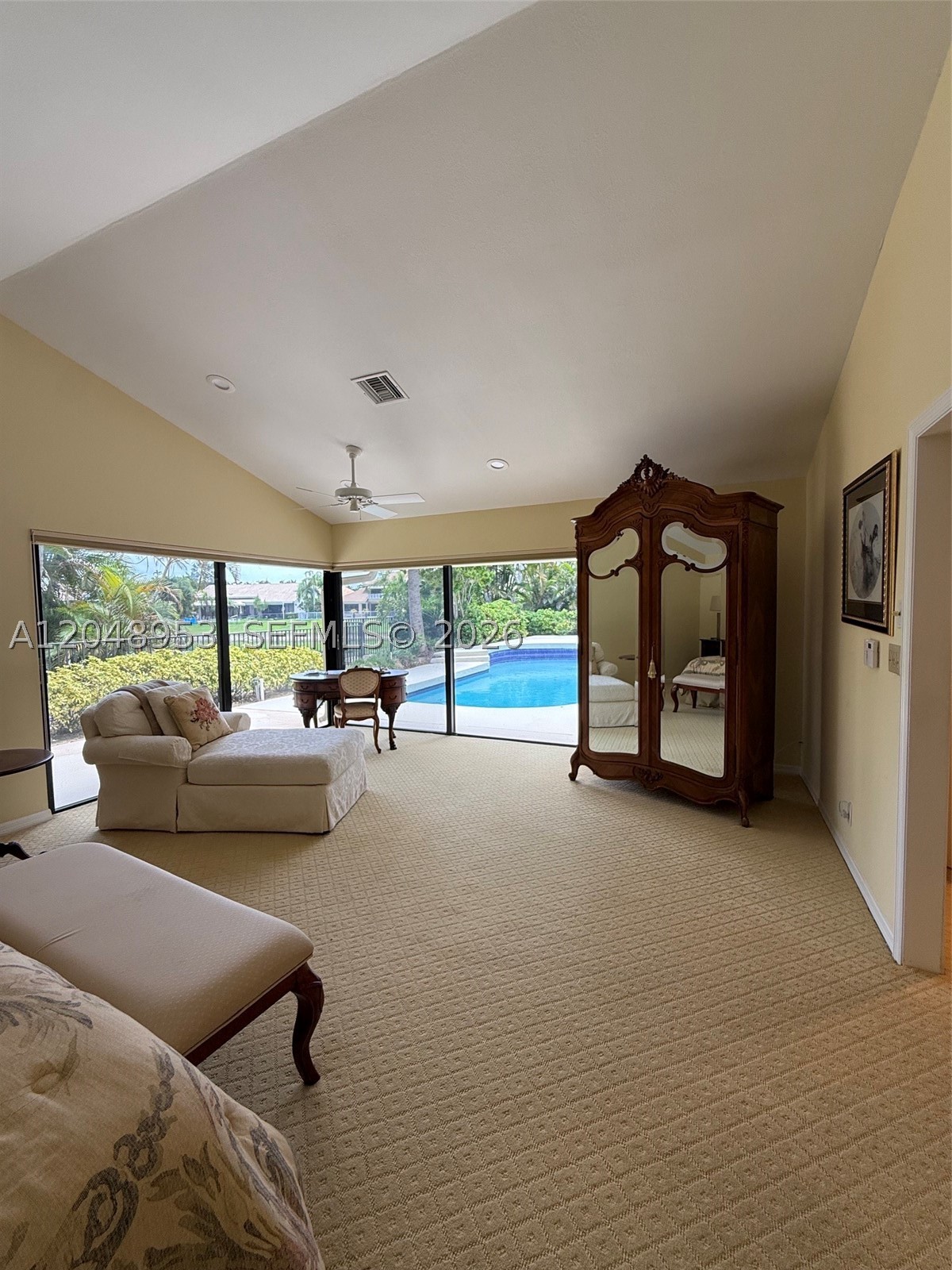 ENCANTADA - Residential