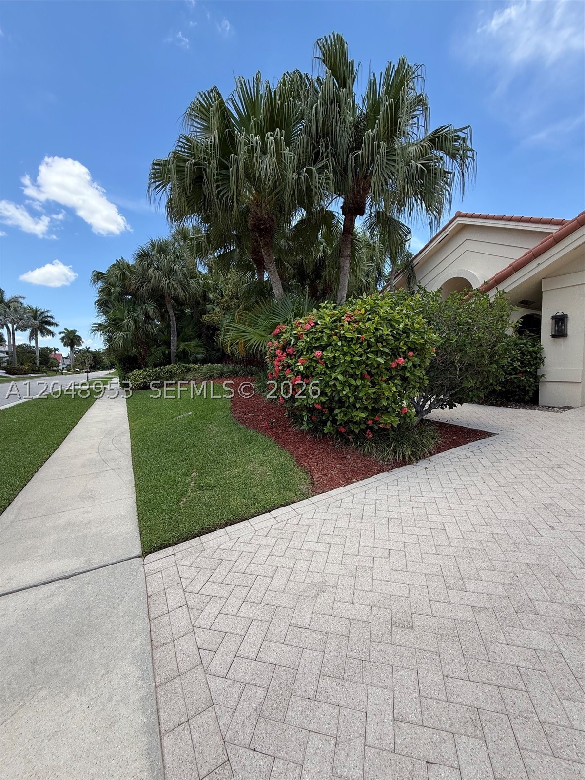 ENCANTADA - Residential