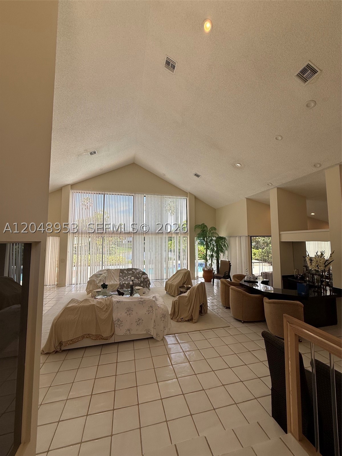 ENCANTADA - Residential