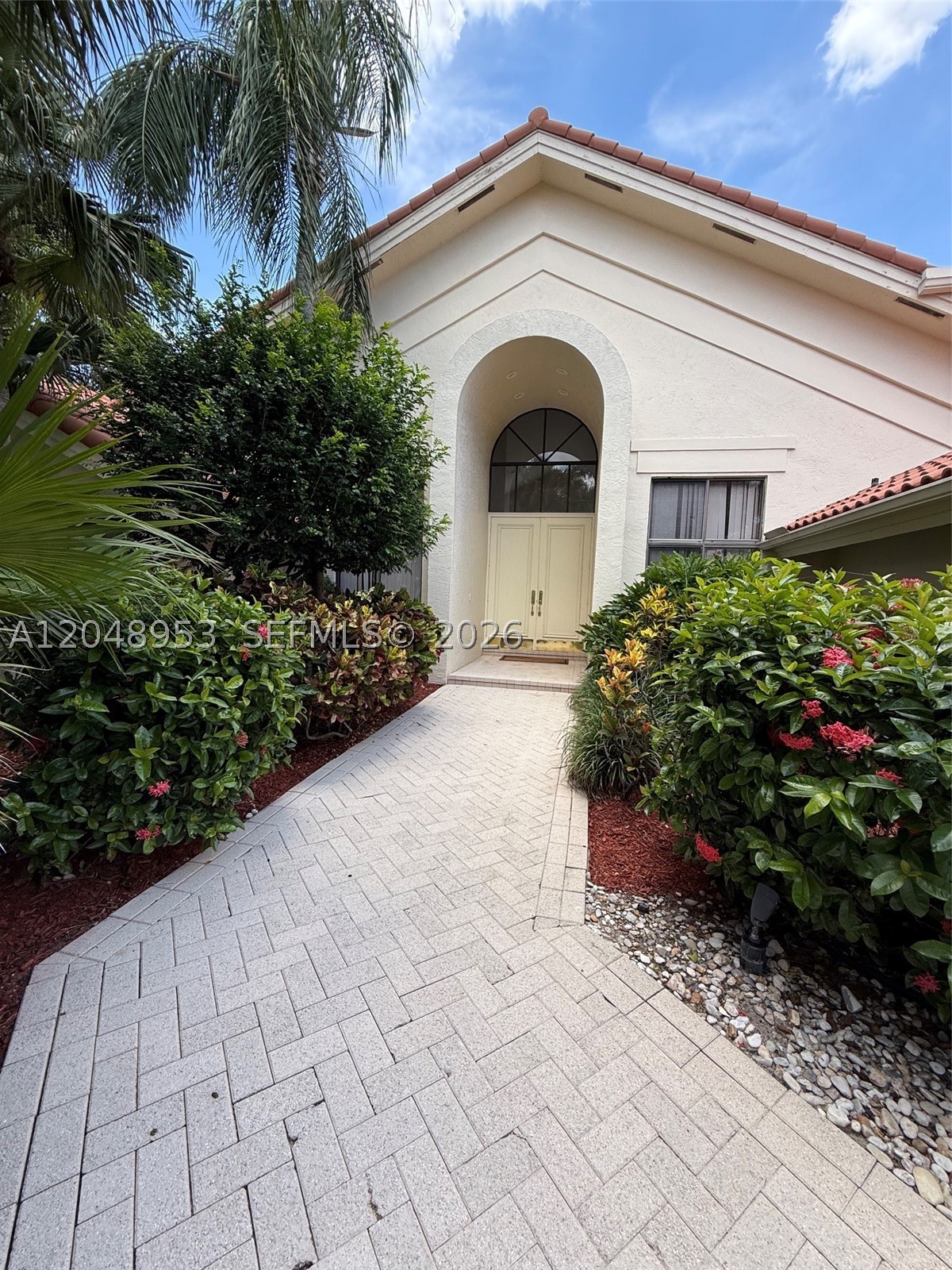 ENCANTADA - Residential
