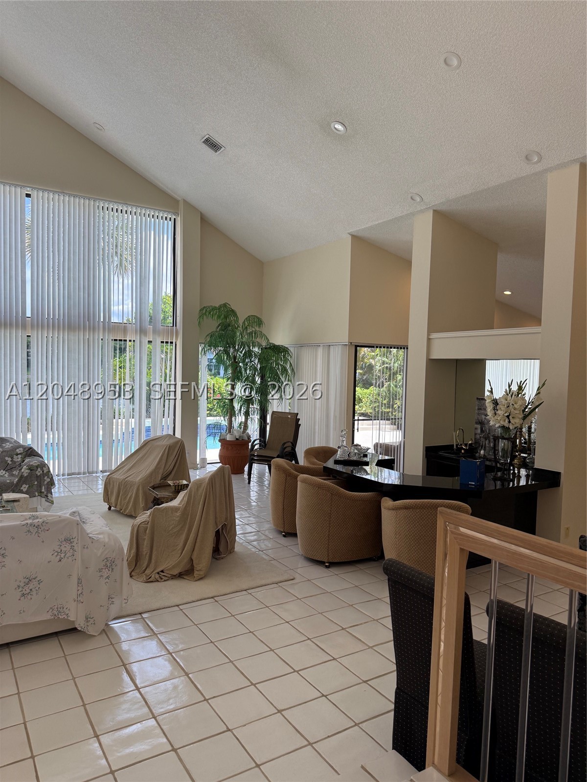 ENCANTADA - Residential