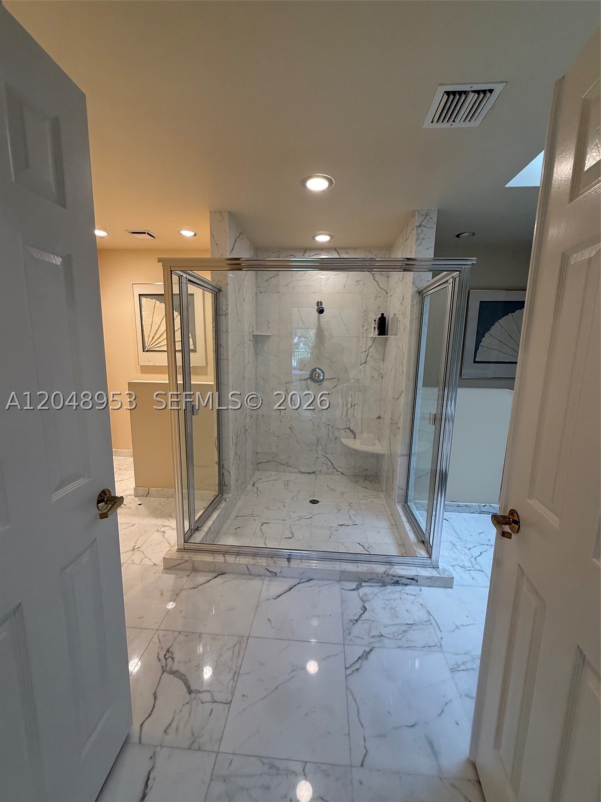 ENCANTADA - Residential