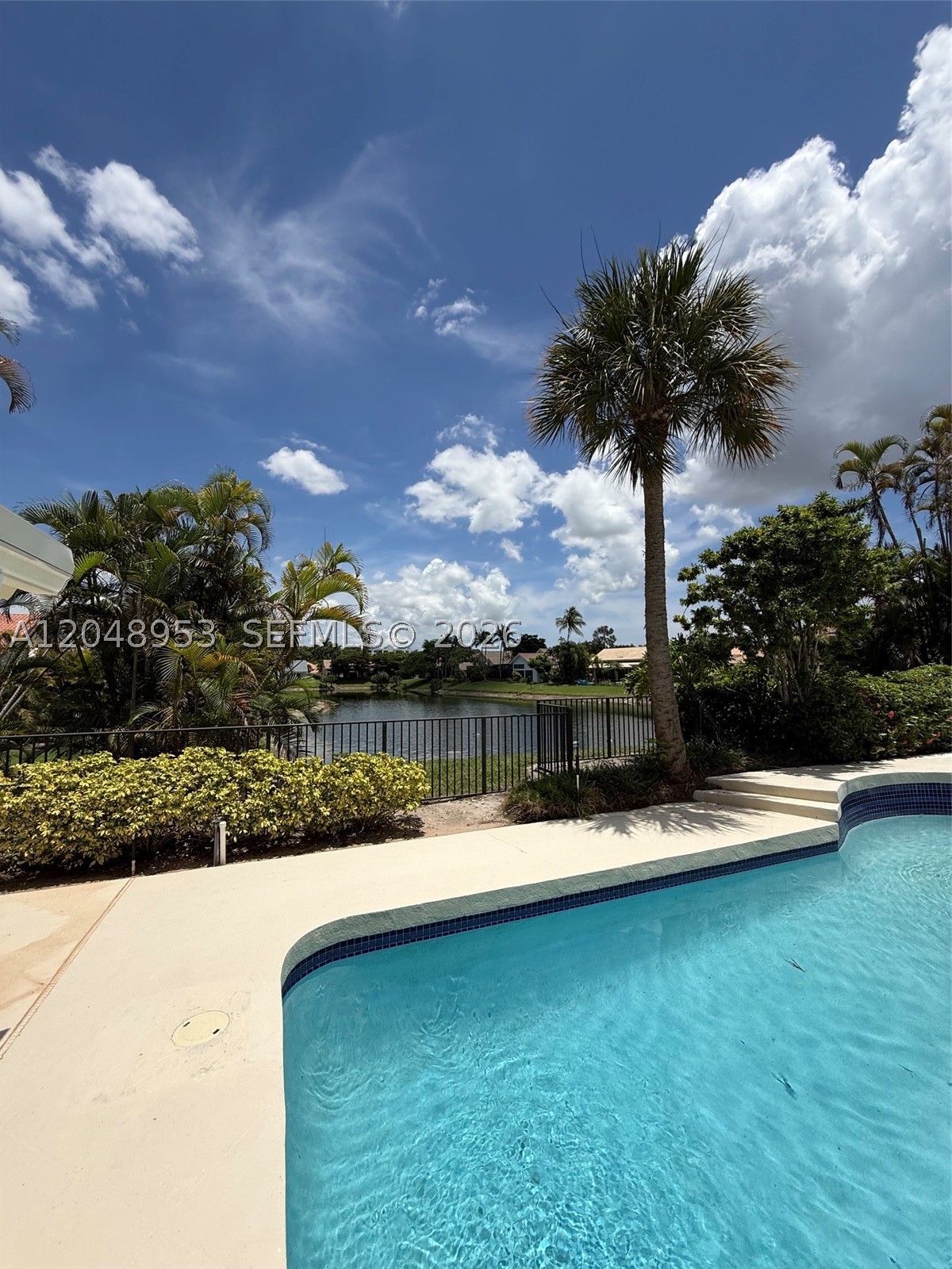ENCANTADA - Residential