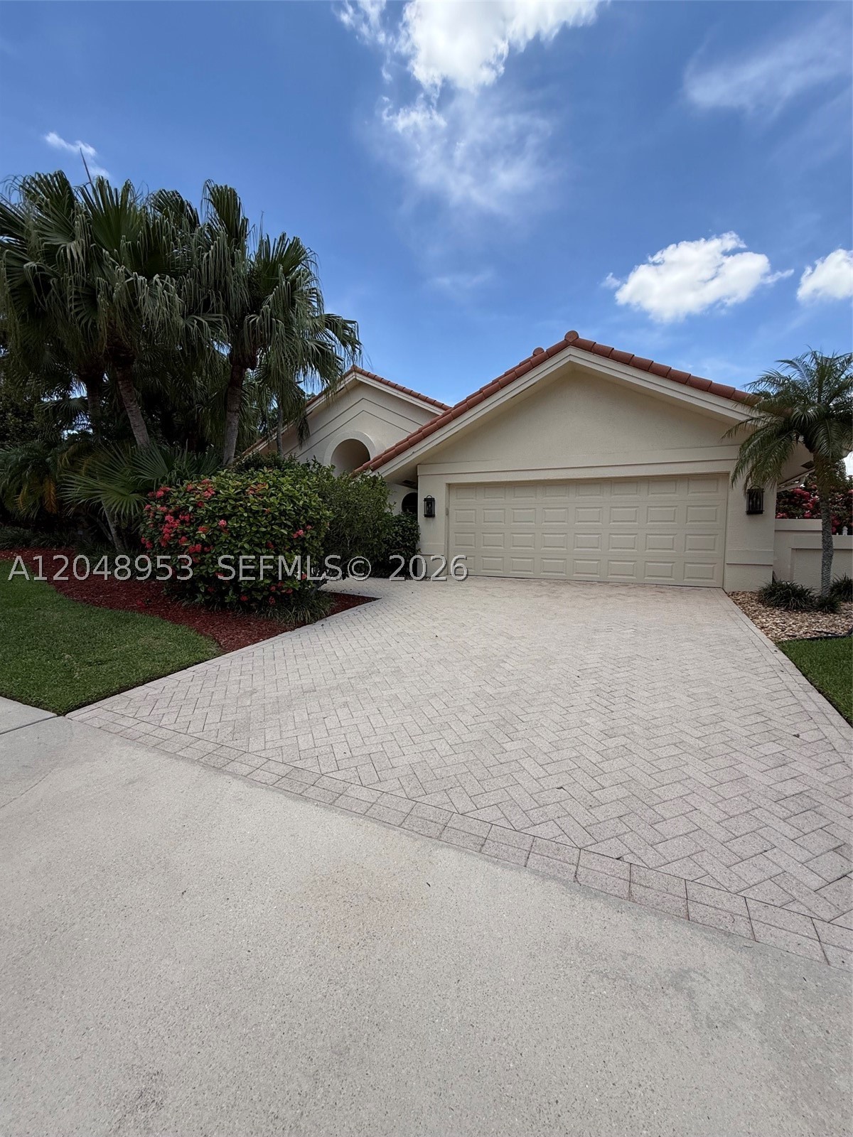 ENCANTADA - Residential