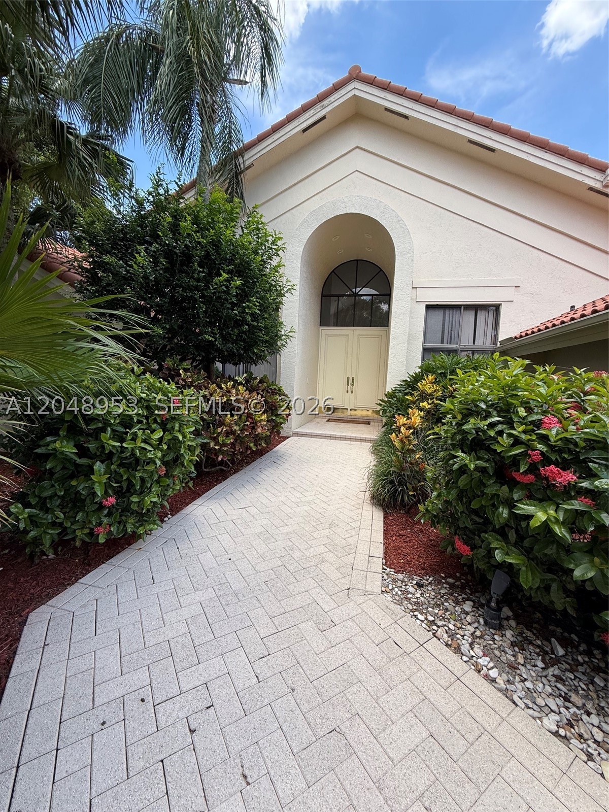 ENCANTADA - Residential