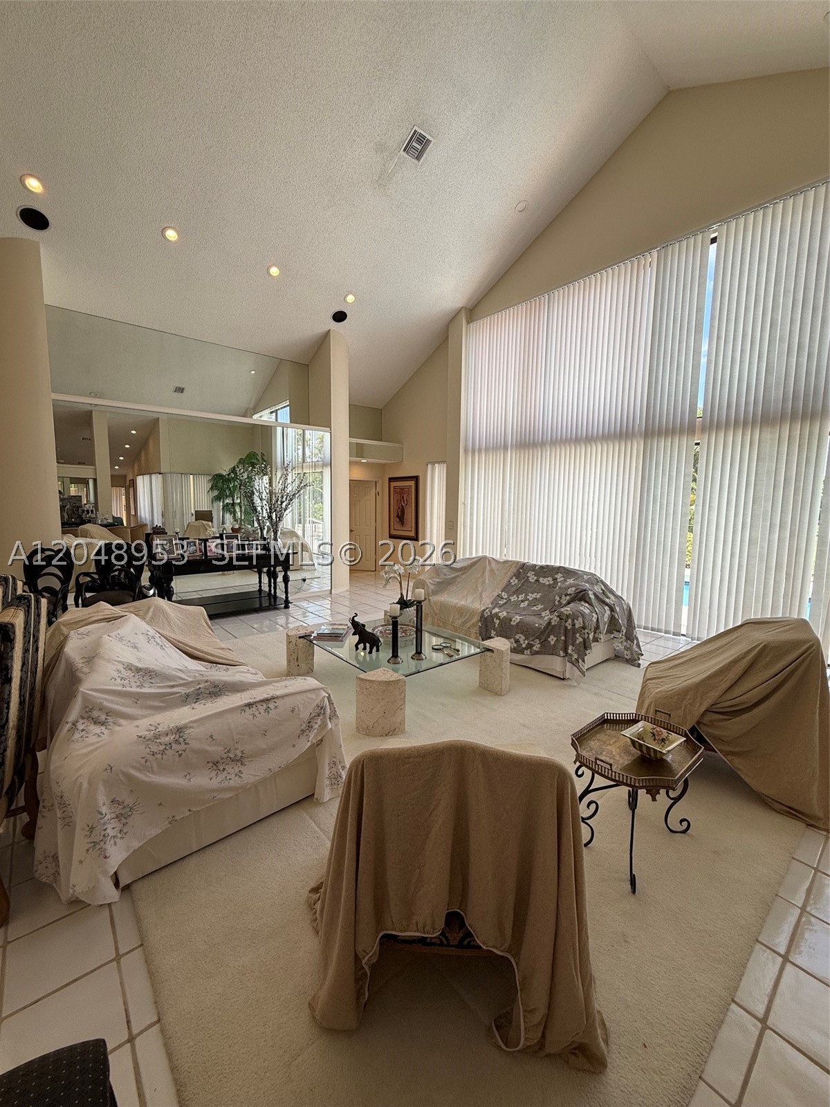 ENCANTADA - Residential