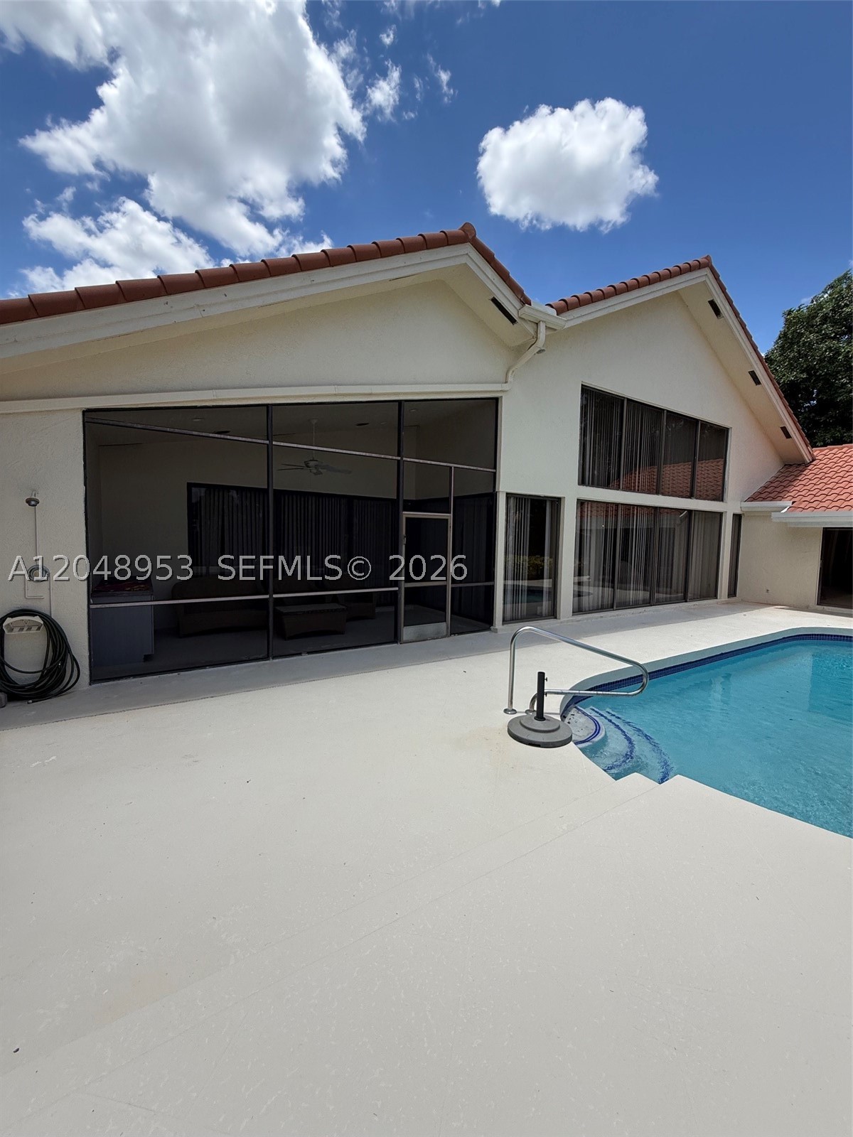 ENCANTADA - Residential