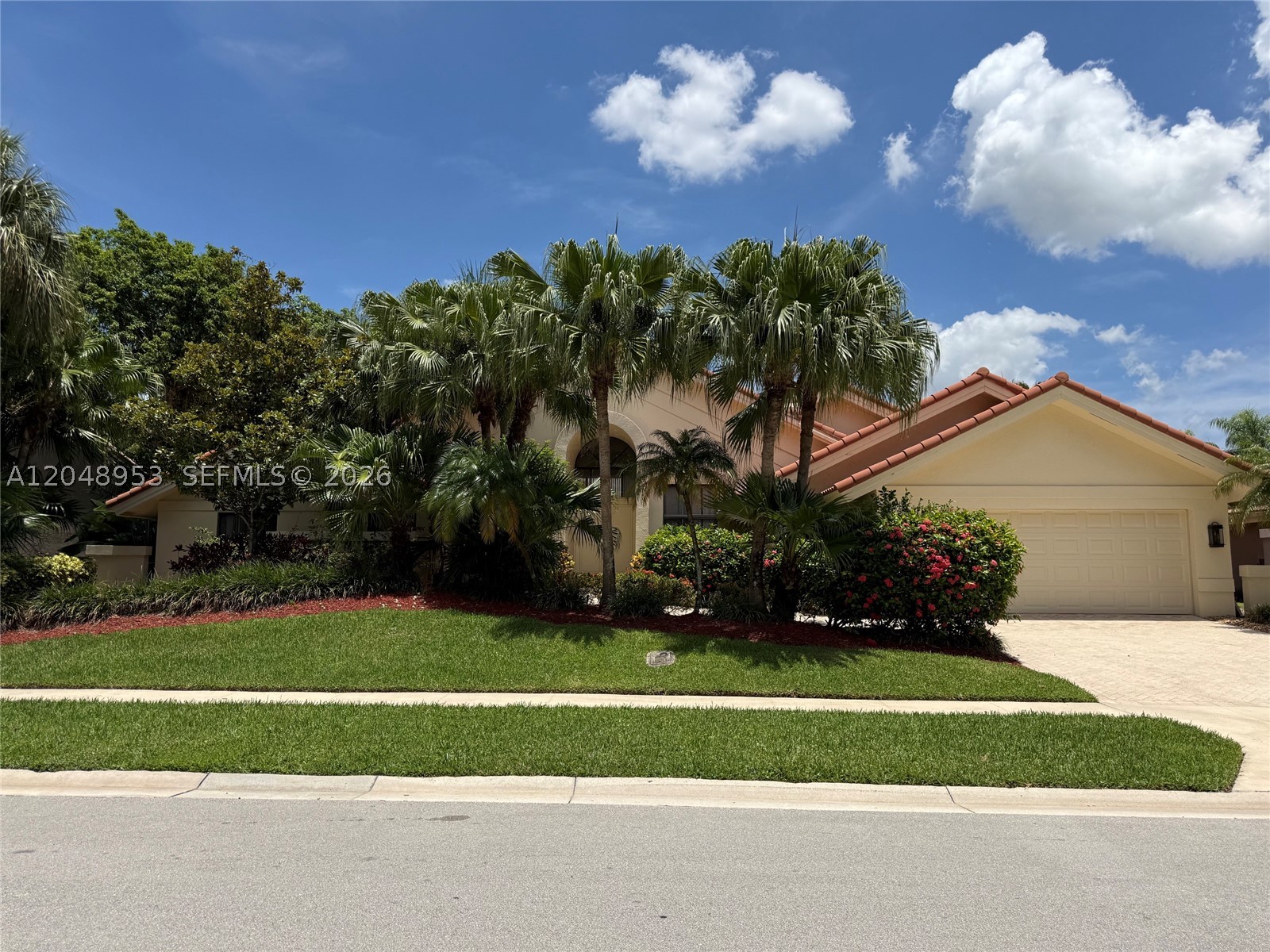 ENCANTADA - Residential
