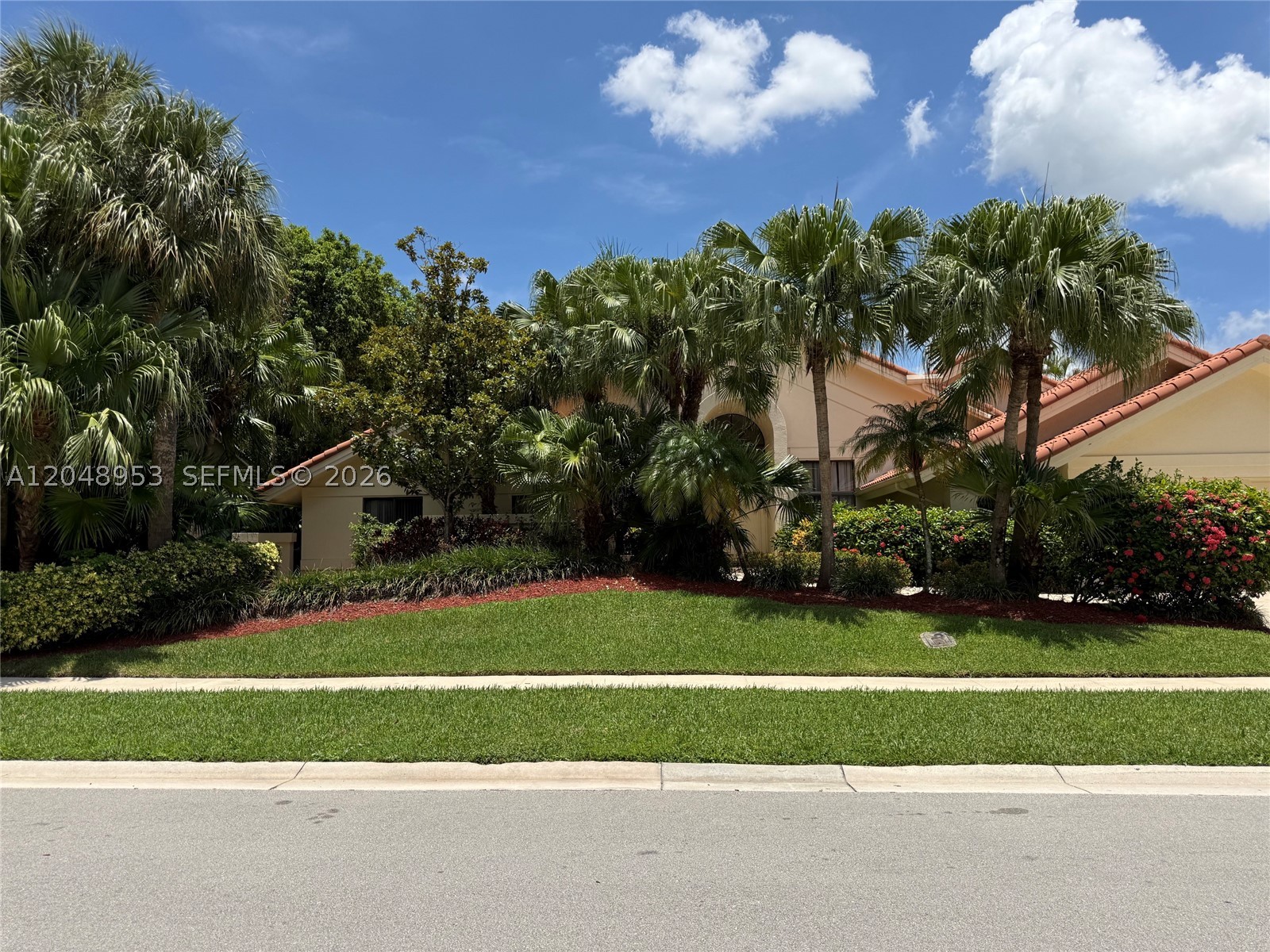 ENCANTADA - Residential