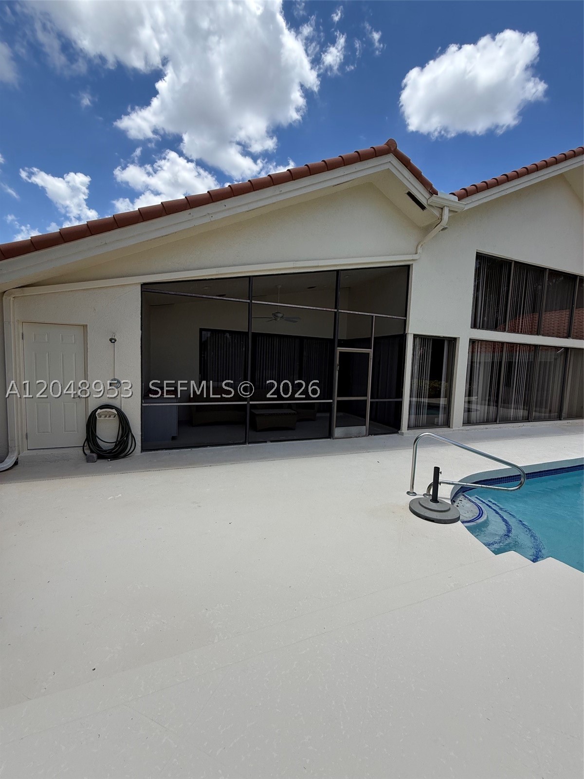 ENCANTADA - Residential